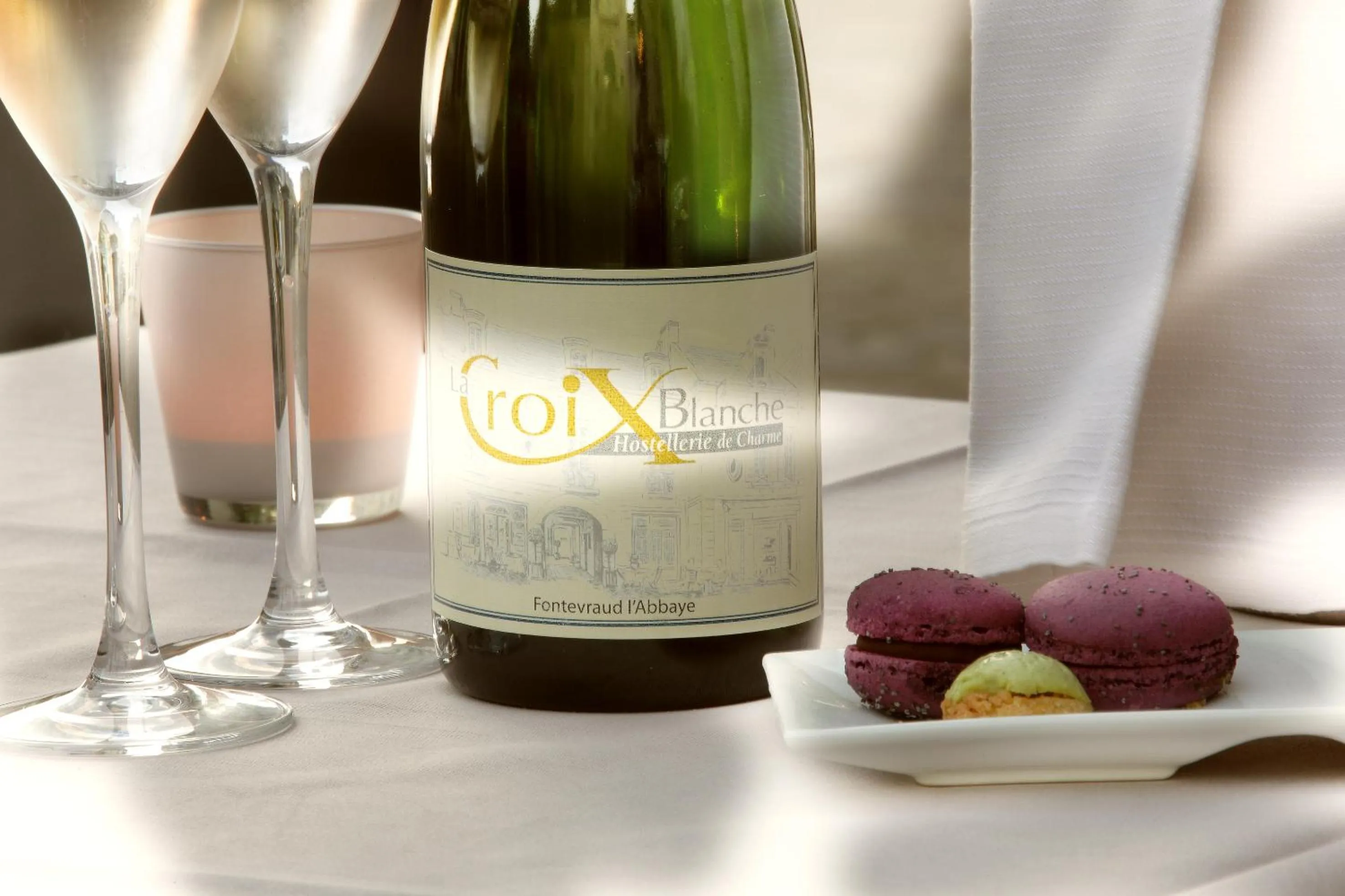 Restaurant/places to eat in Logis Hotel La Croix Blanche Fontevraud