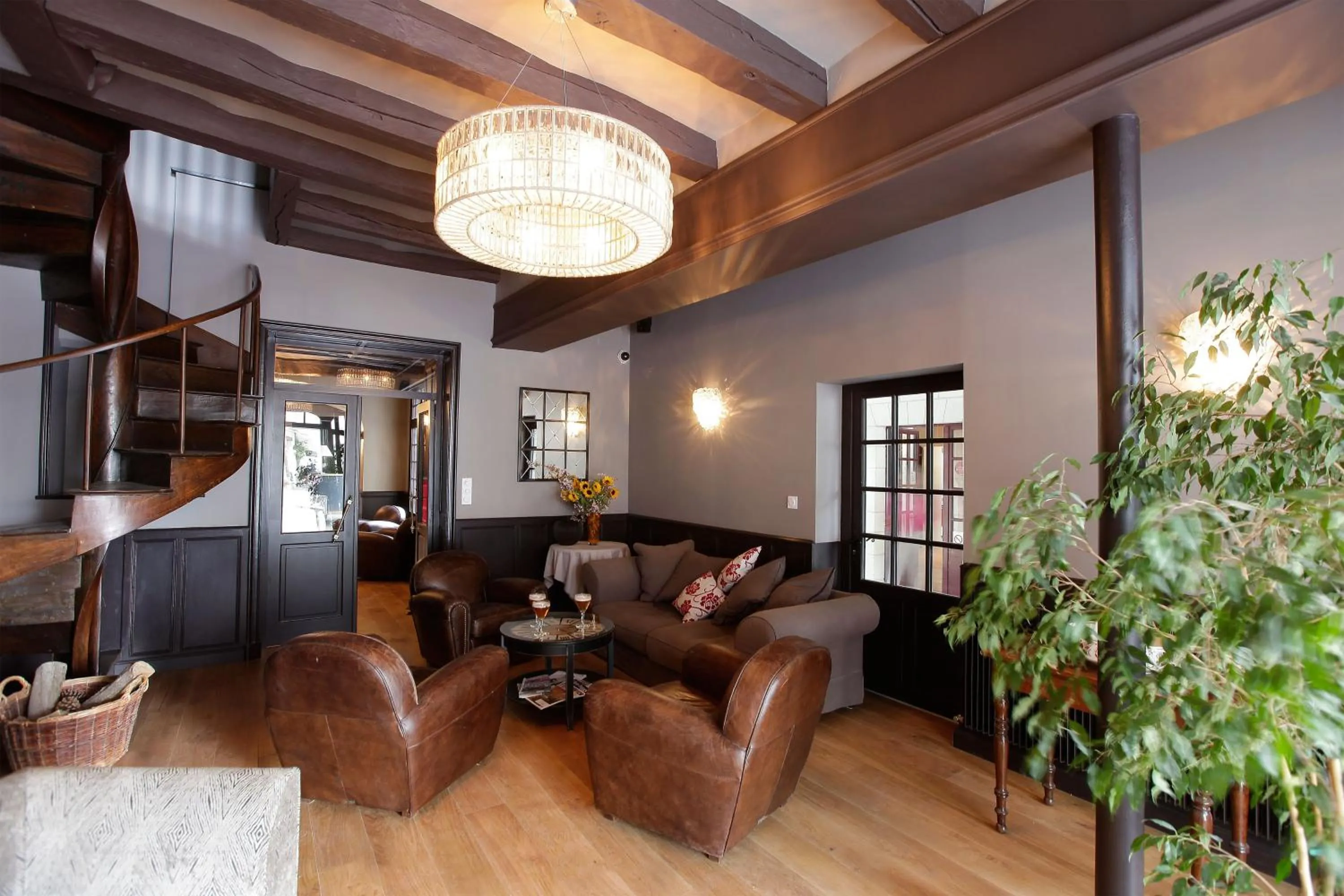 Restaurant/places to eat in Logis Hotel La Croix Blanche Fontevraud