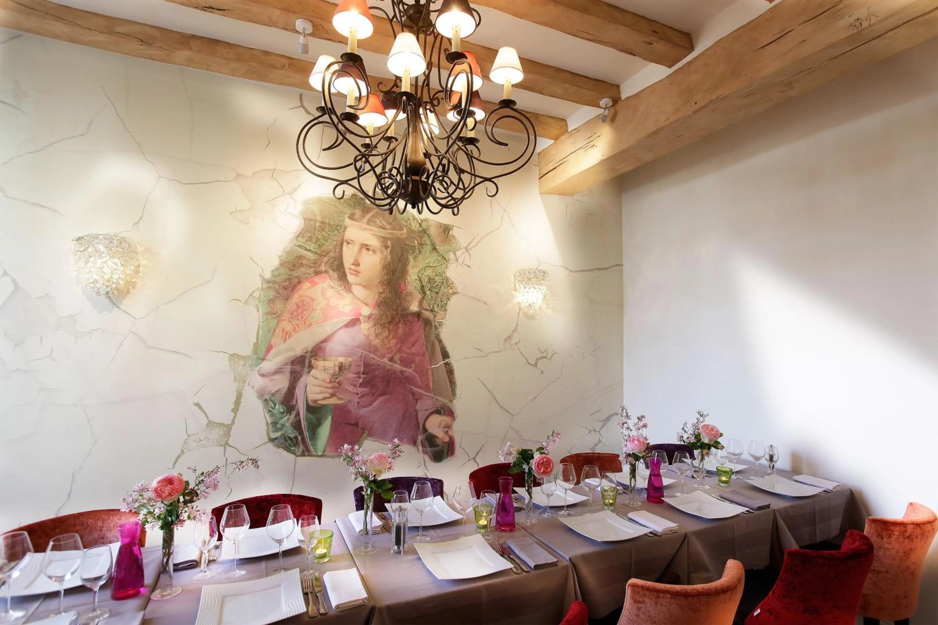 Restaurant/places to eat in Logis Hotel La Croix Blanche Fontevraud