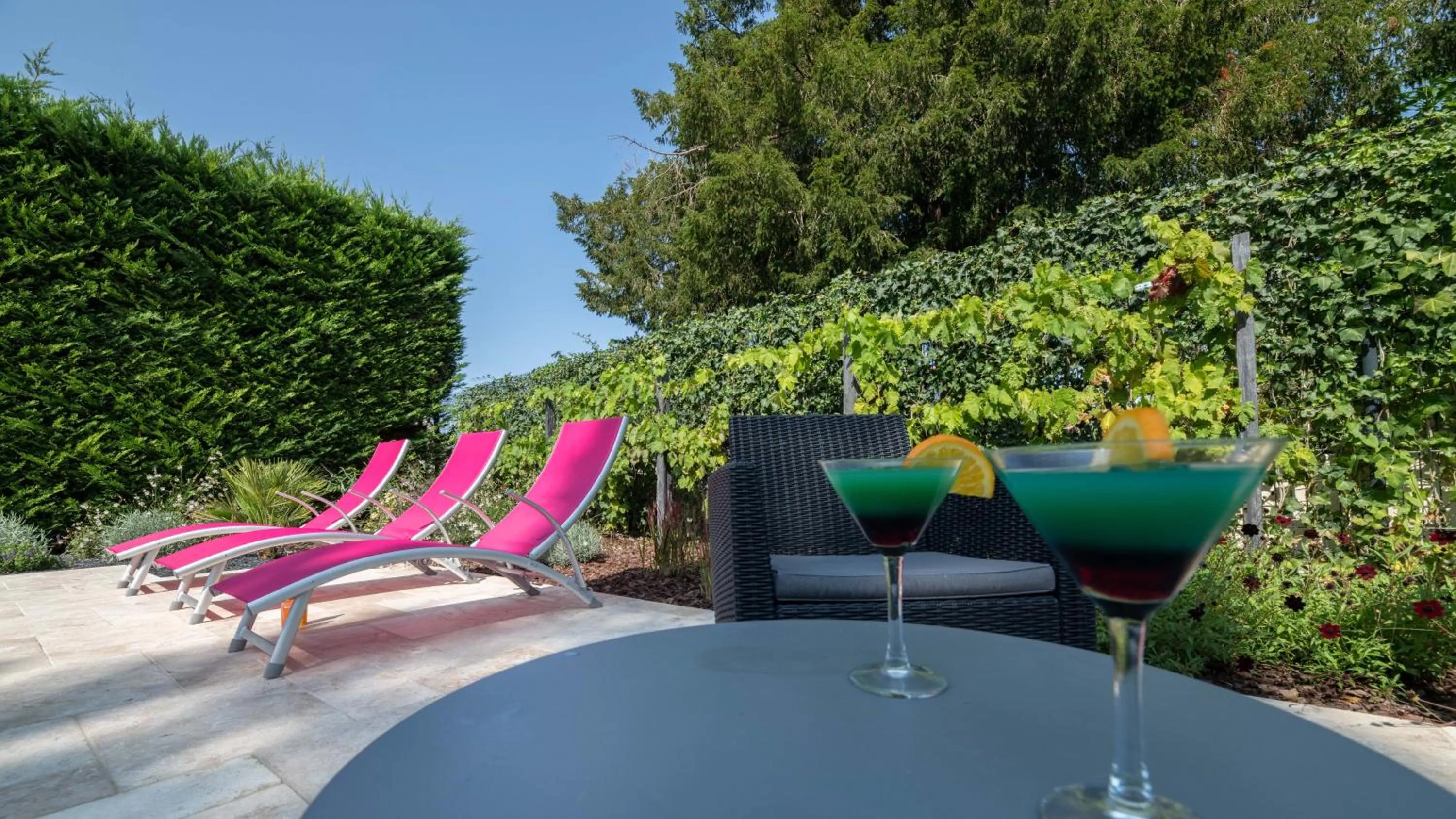 Garden in Logis Hotel La Croix Blanche Fontevraud