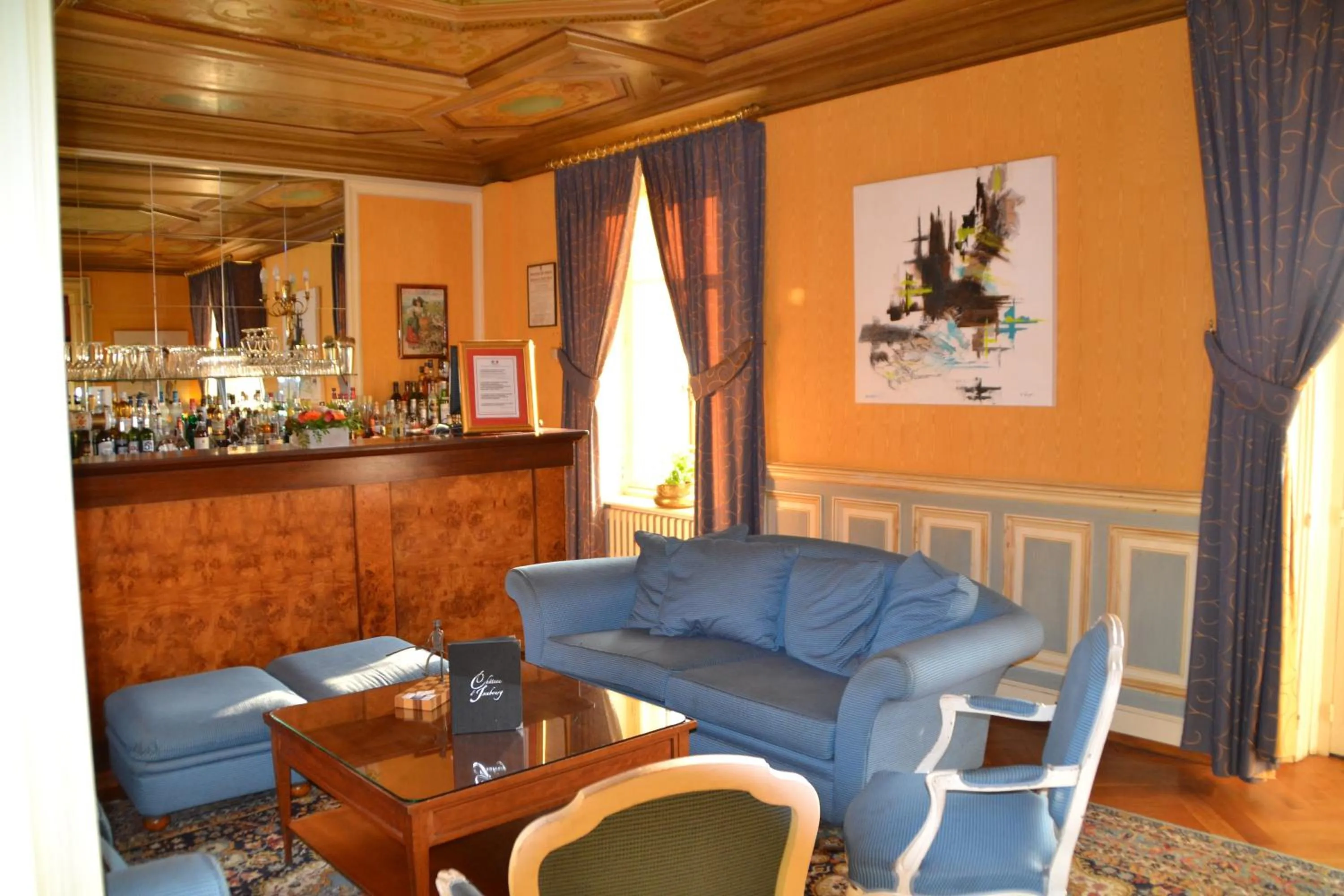 Lounge or bar in Château d'Isenbourg & SPA