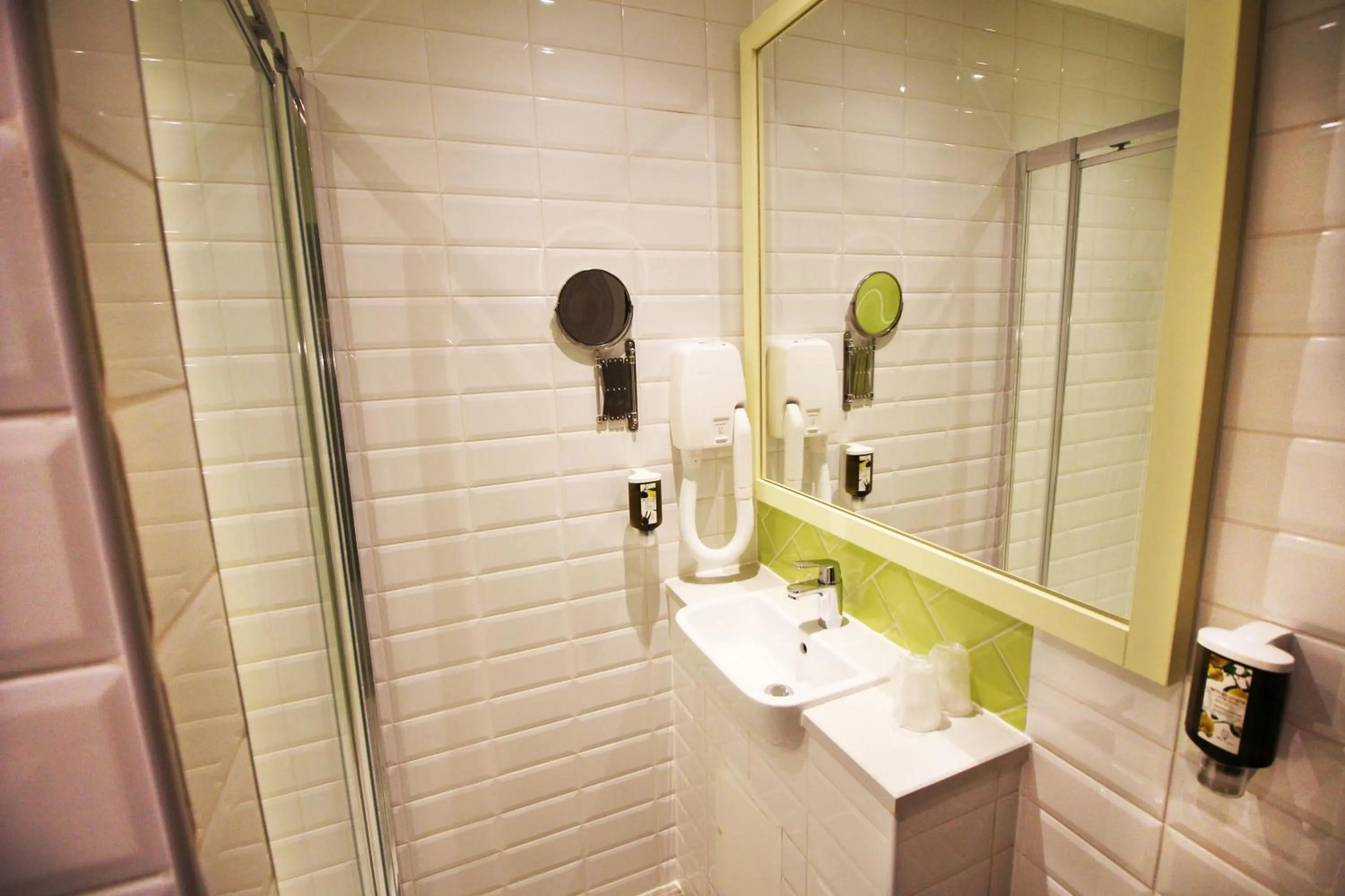 Bathroom in Best Western Plus London Wembley Hotel