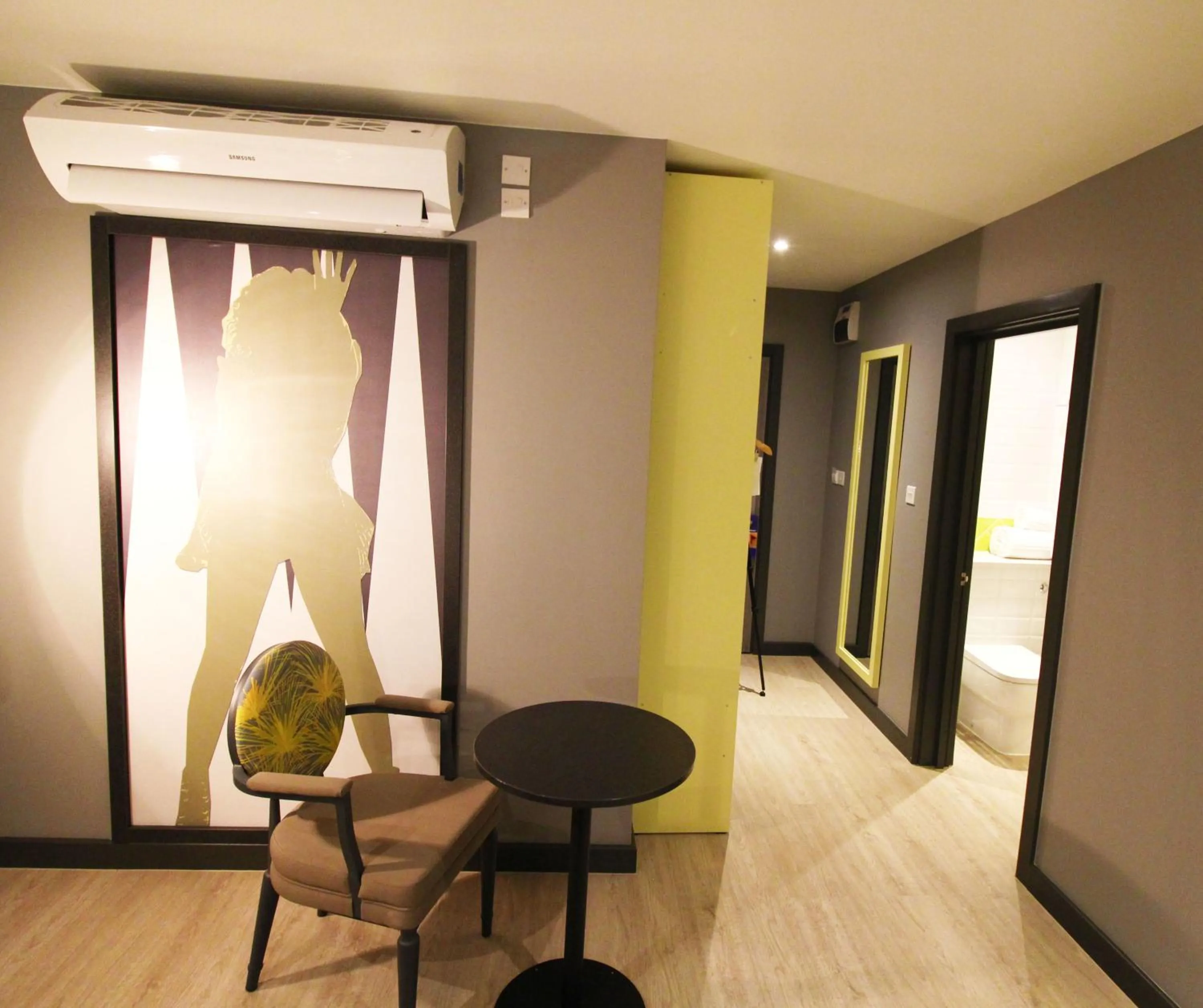 Seating Area in Best Western Plus London Wembley Hotel