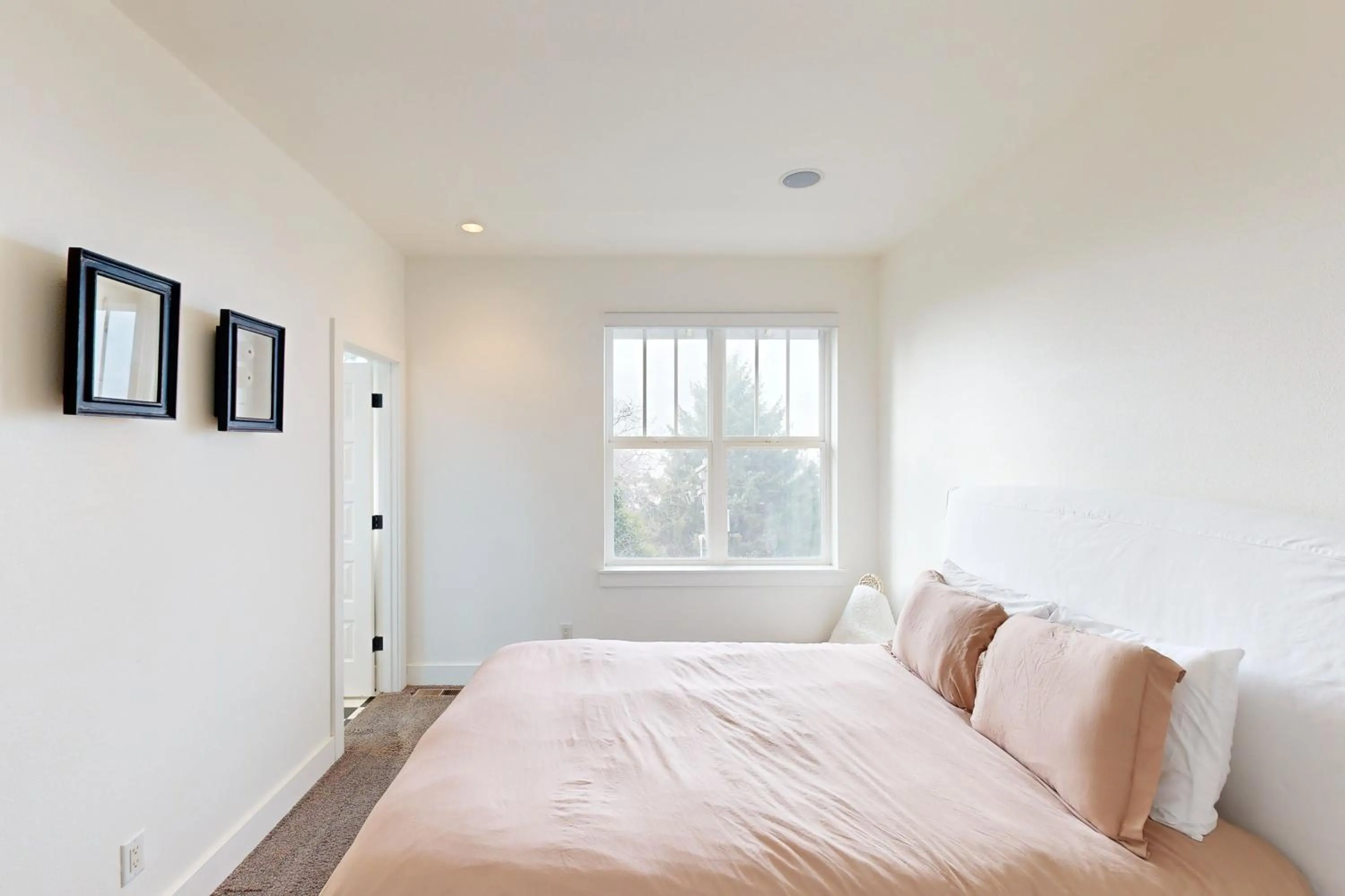 Bed in Alder Beach House