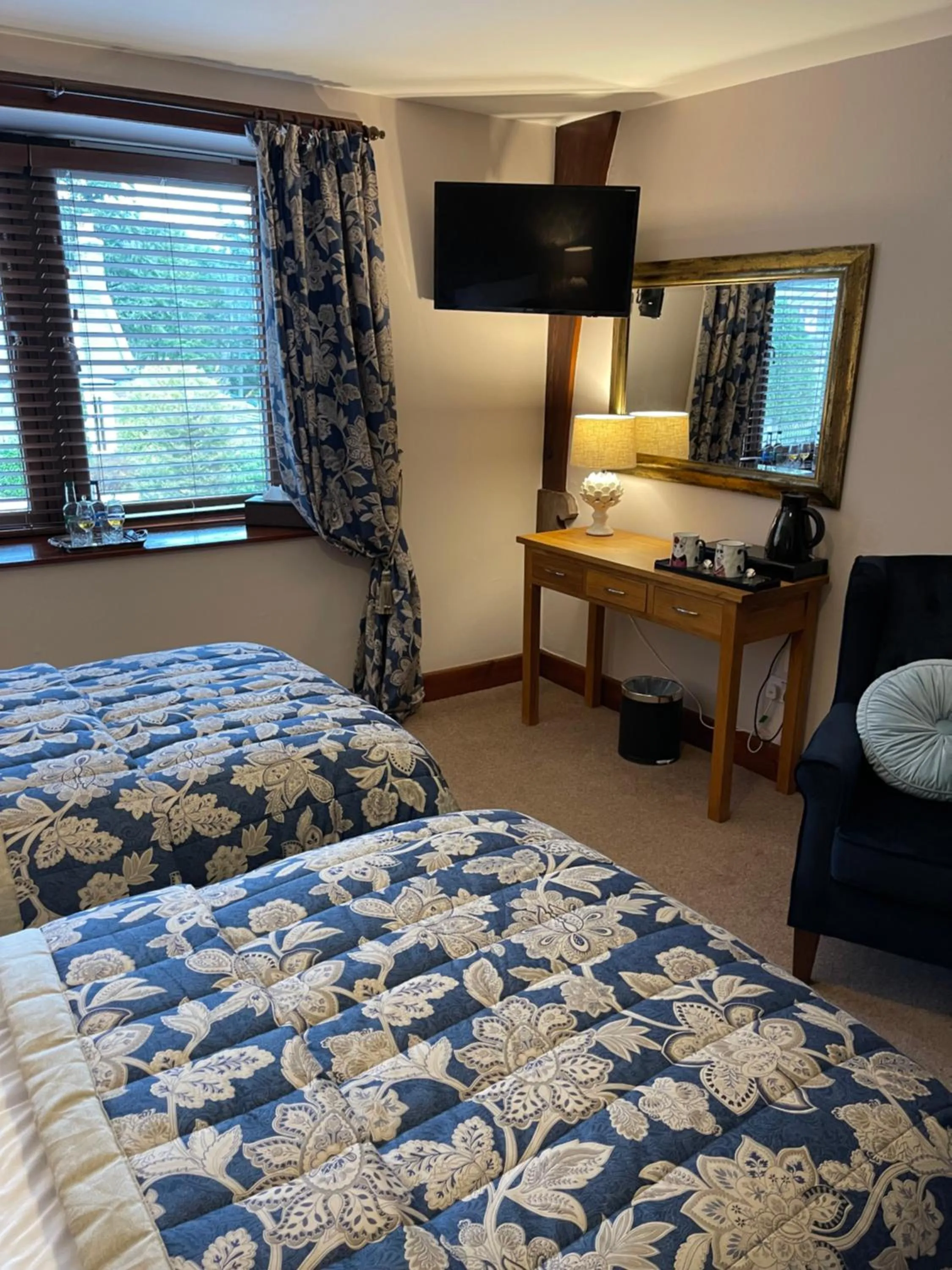 Bedroom, Bed in The Auld Kirk