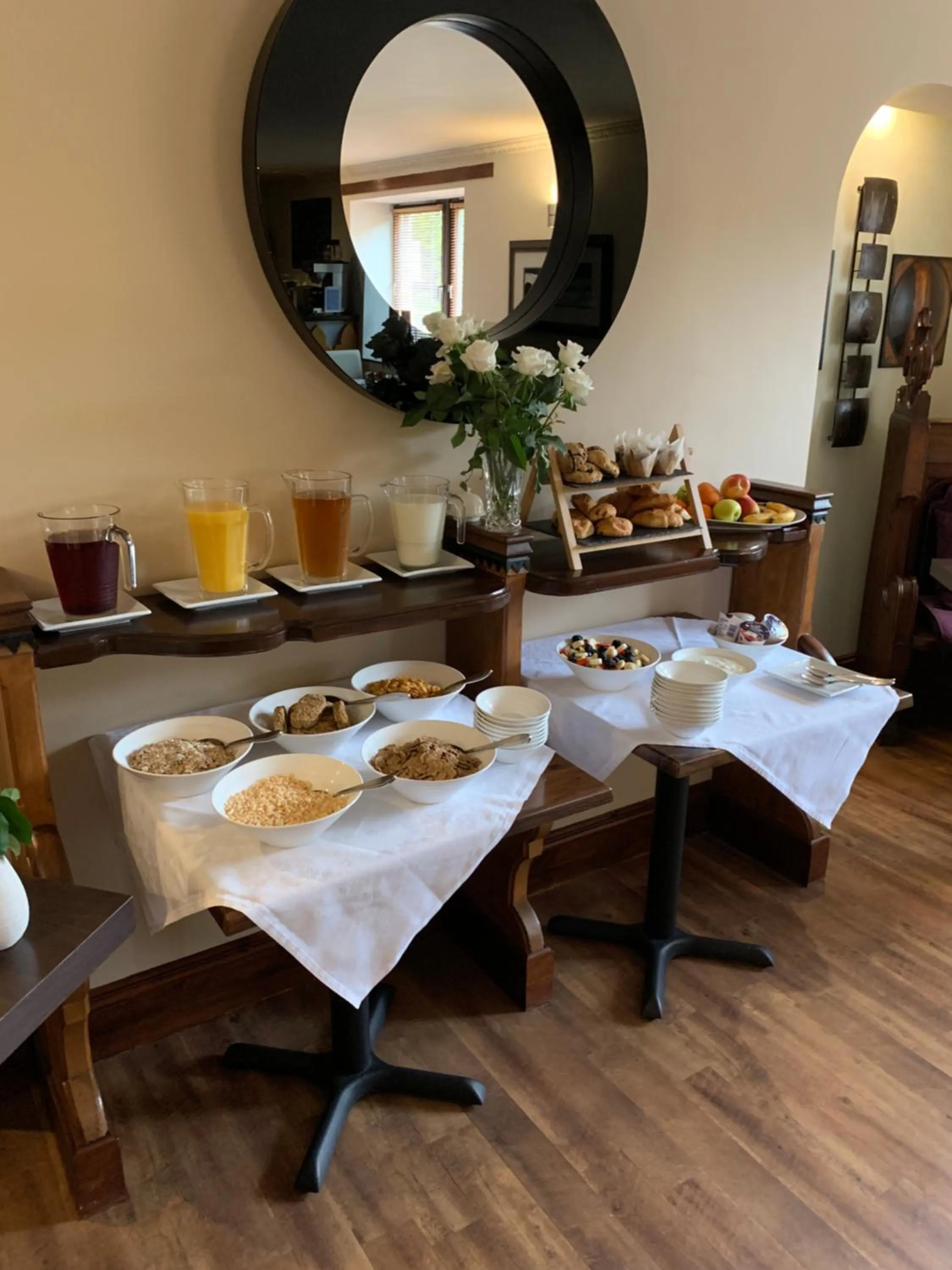 Food and drinks in The Auld Kirk