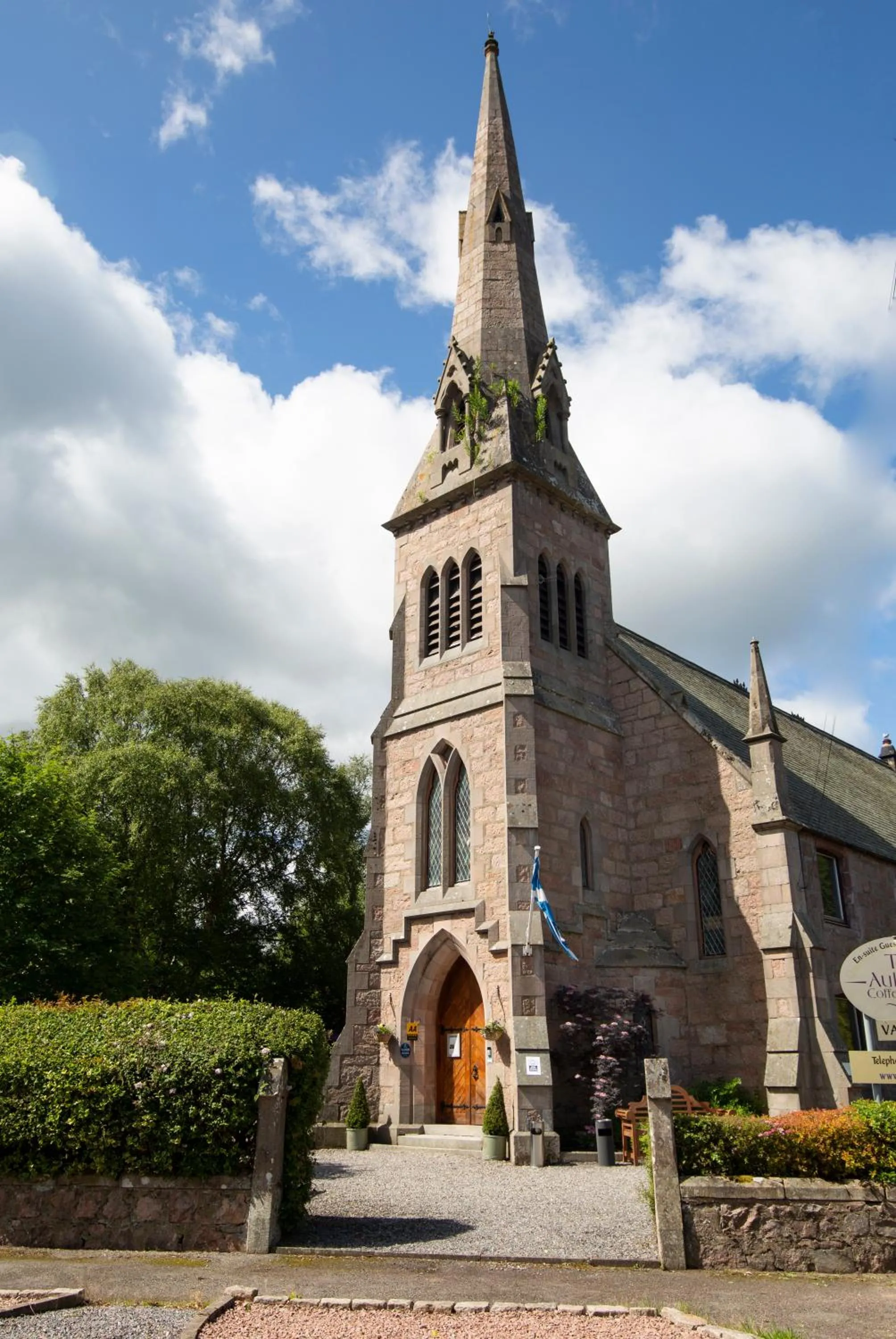 Facade/entrance in The Auld Kirk