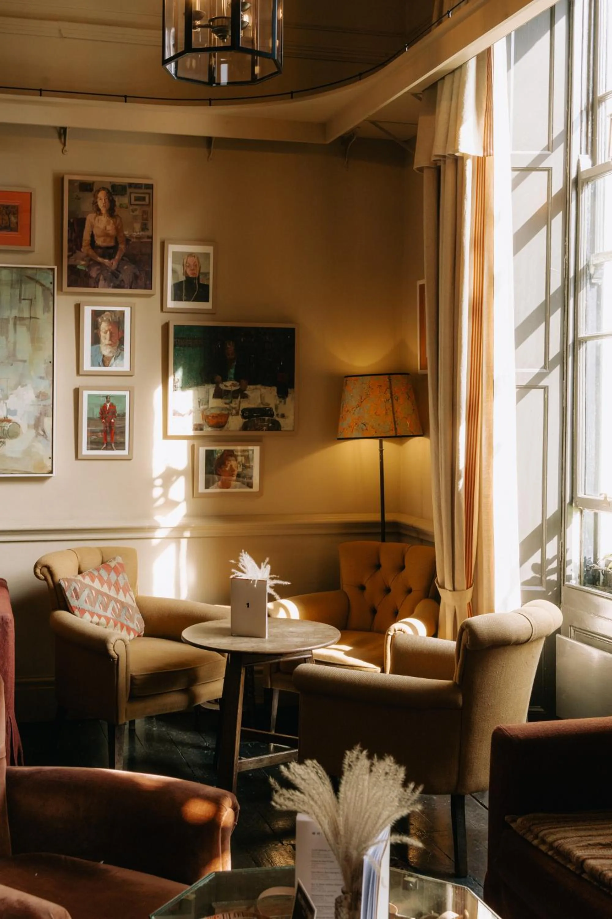 Lounge or bar in No 1 by GuestHouse, York