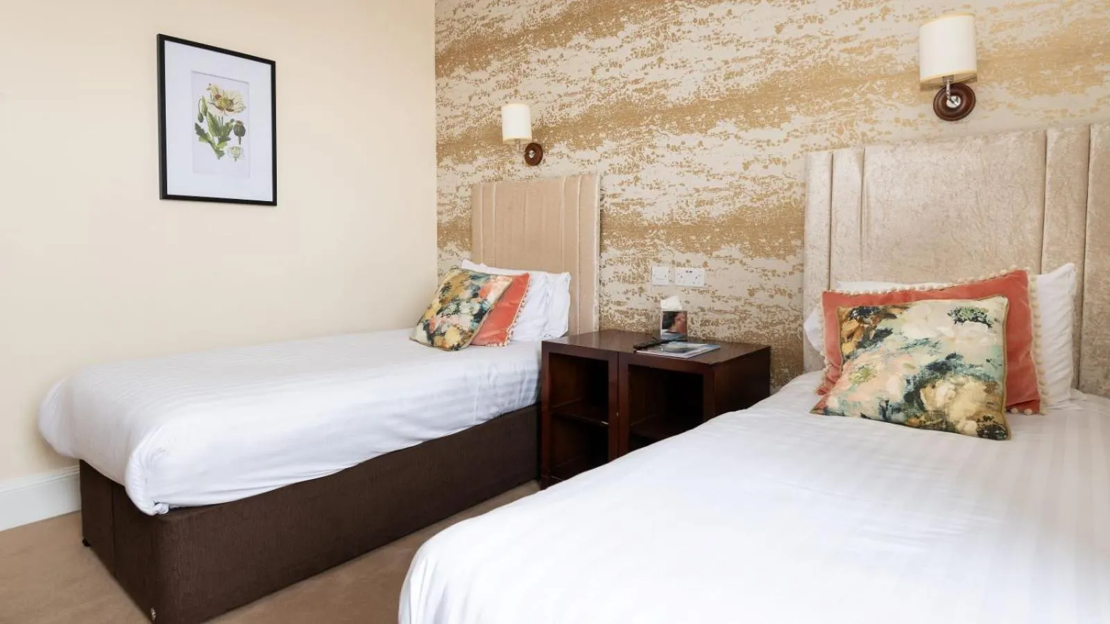 Bedroom, Bed in Scotland's Spa Hotel