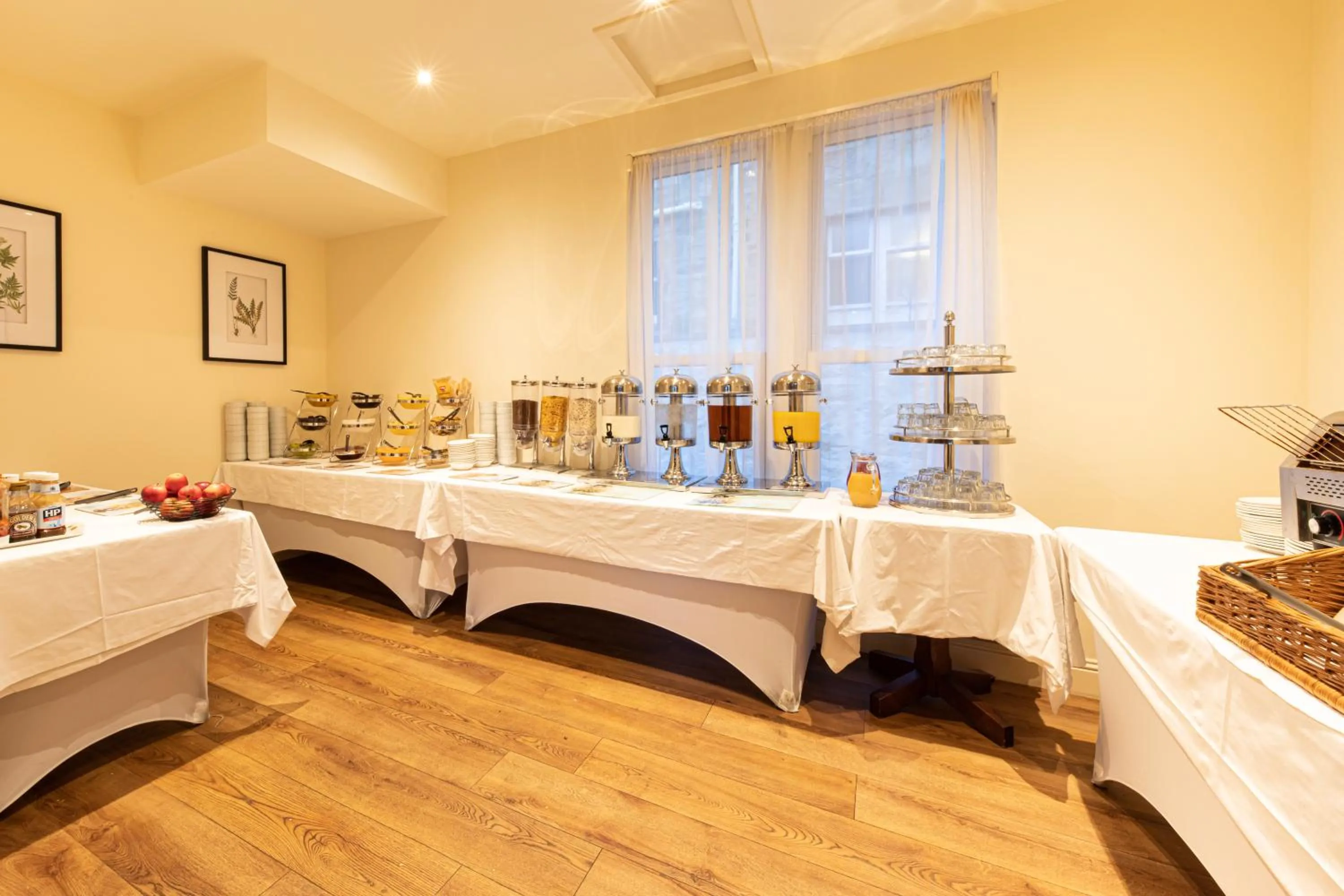 Restaurant/places to eat in Scotland's Spa Hotel