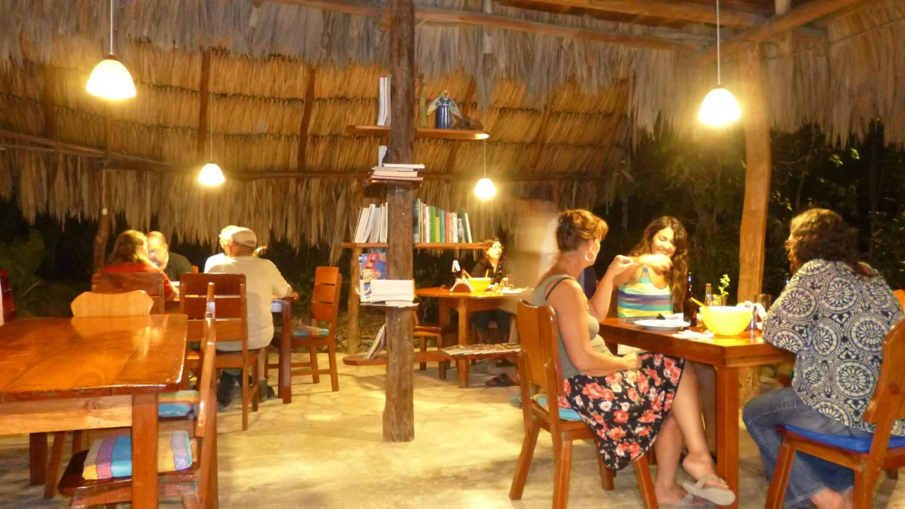 Restaurant/places to eat in Posada del Cerro