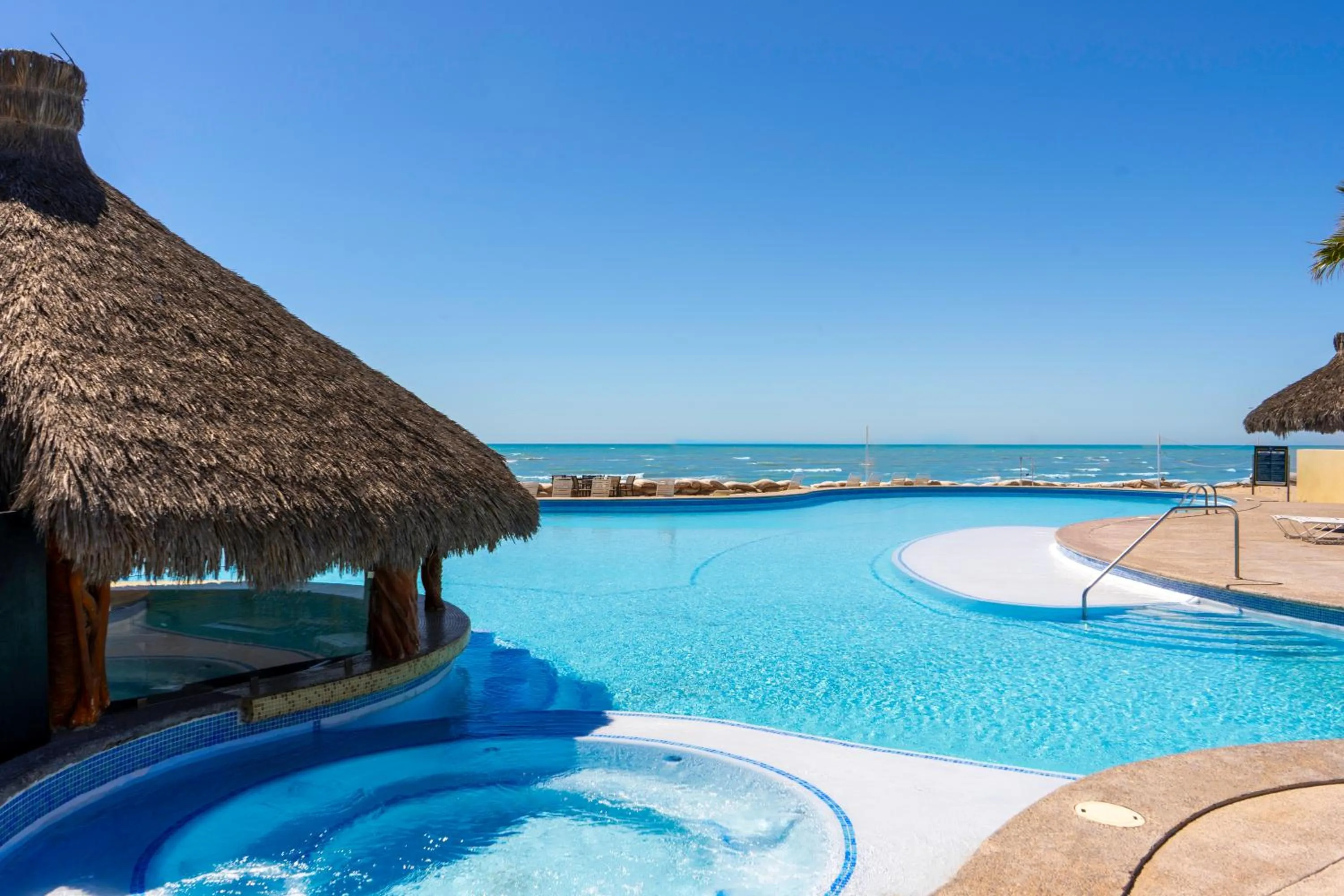 Swimming pool in Laguna Shores Resort