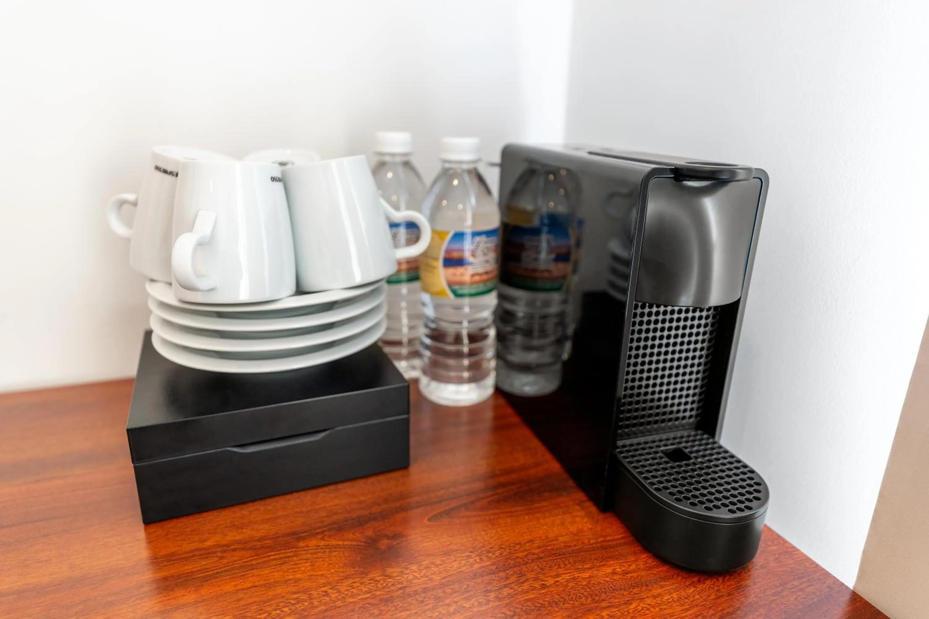 Coffee/tea facilities in Laguna Shores Resort