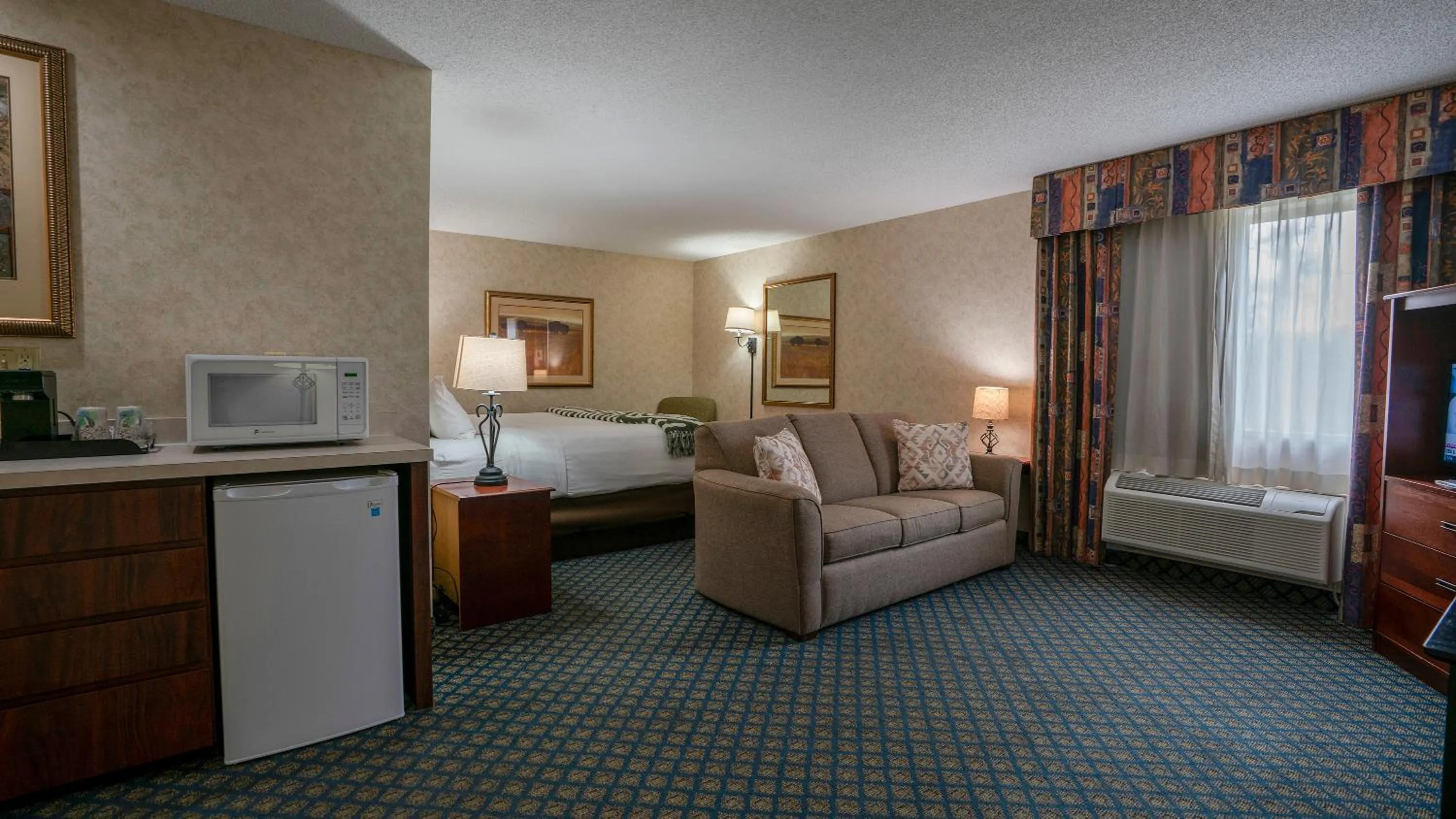 Photo of the whole room, Bed in Miles City Hotel & Suites