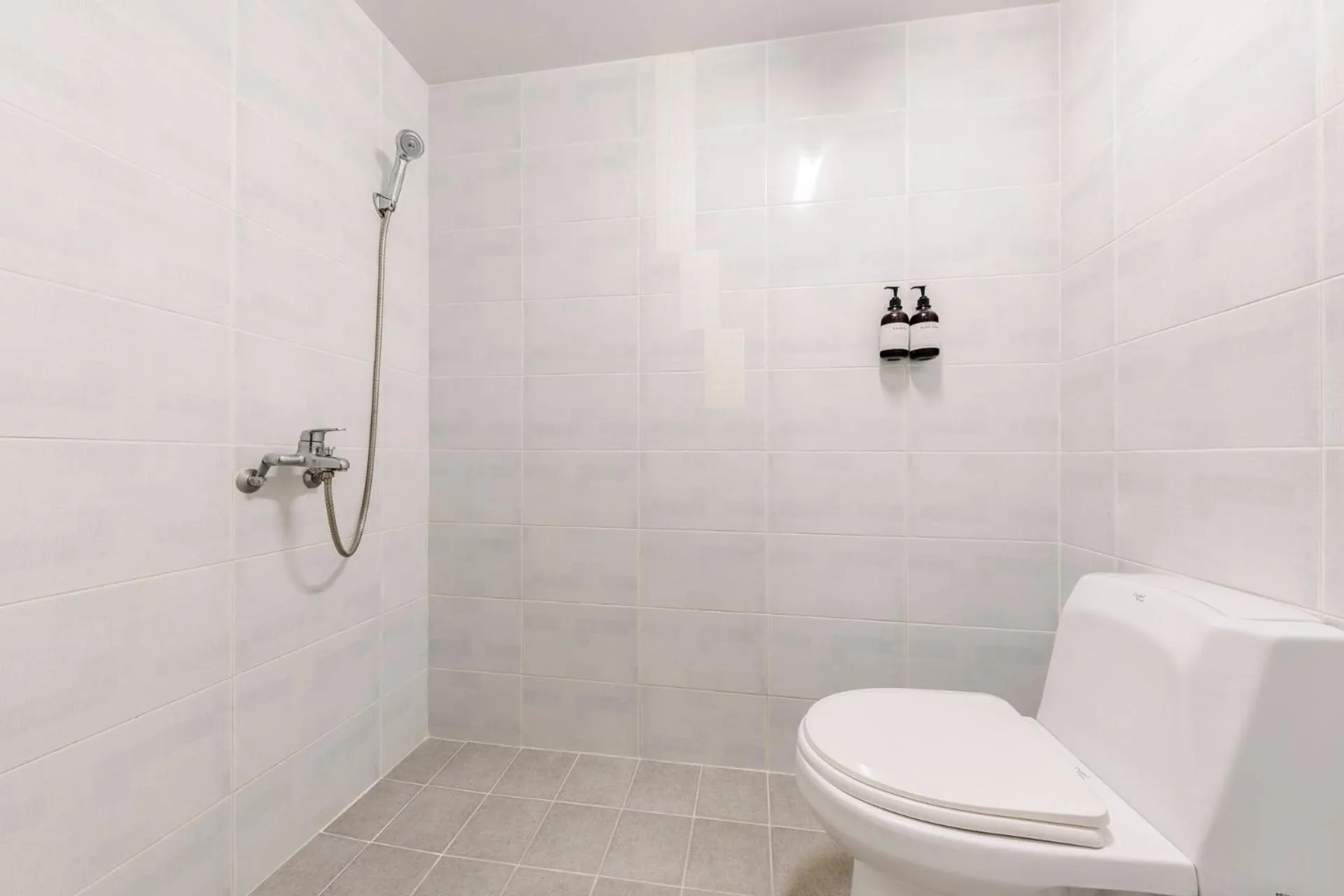 Bathroom in Cordelia Hotel