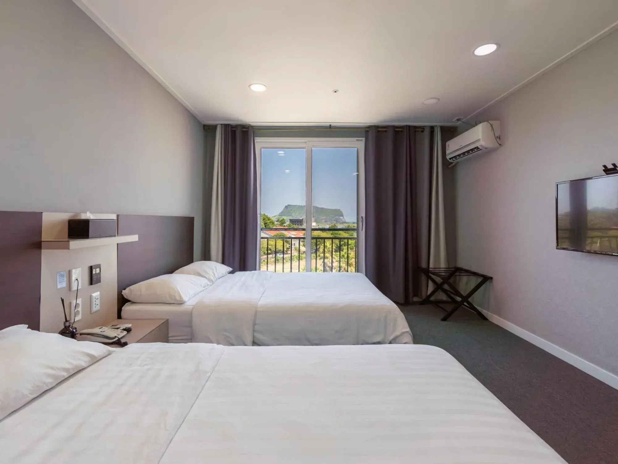 Deluxe Sunrise Peak View in Cordelia Hotel Deluxe Sunrise Peak View in Cordelia Hotel