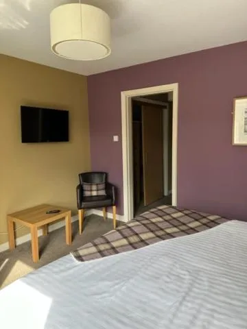 Photo of the whole room, Bed in The Acarsaid - Pitlochry