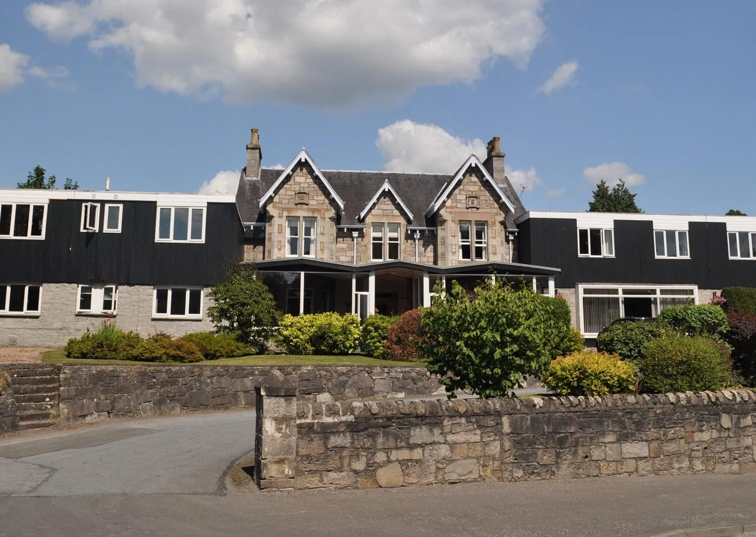 Property building in The Acarsaid - Pitlochry