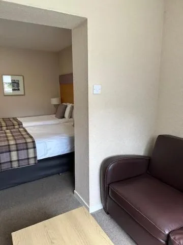 Bedroom, Bed in The Acarsaid - Pitlochry