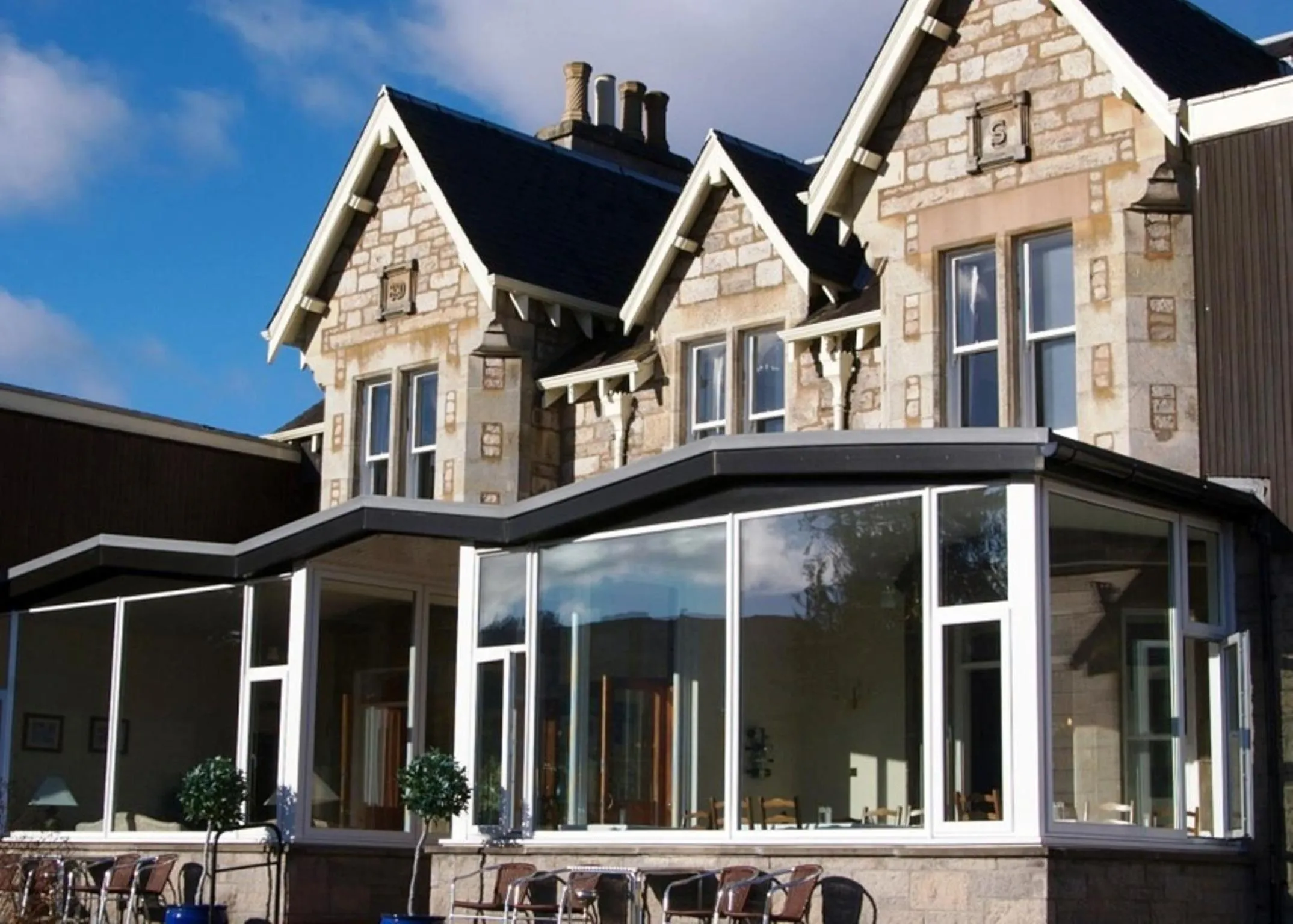 Facade/entrance in The Acarsaid - Pitlochry