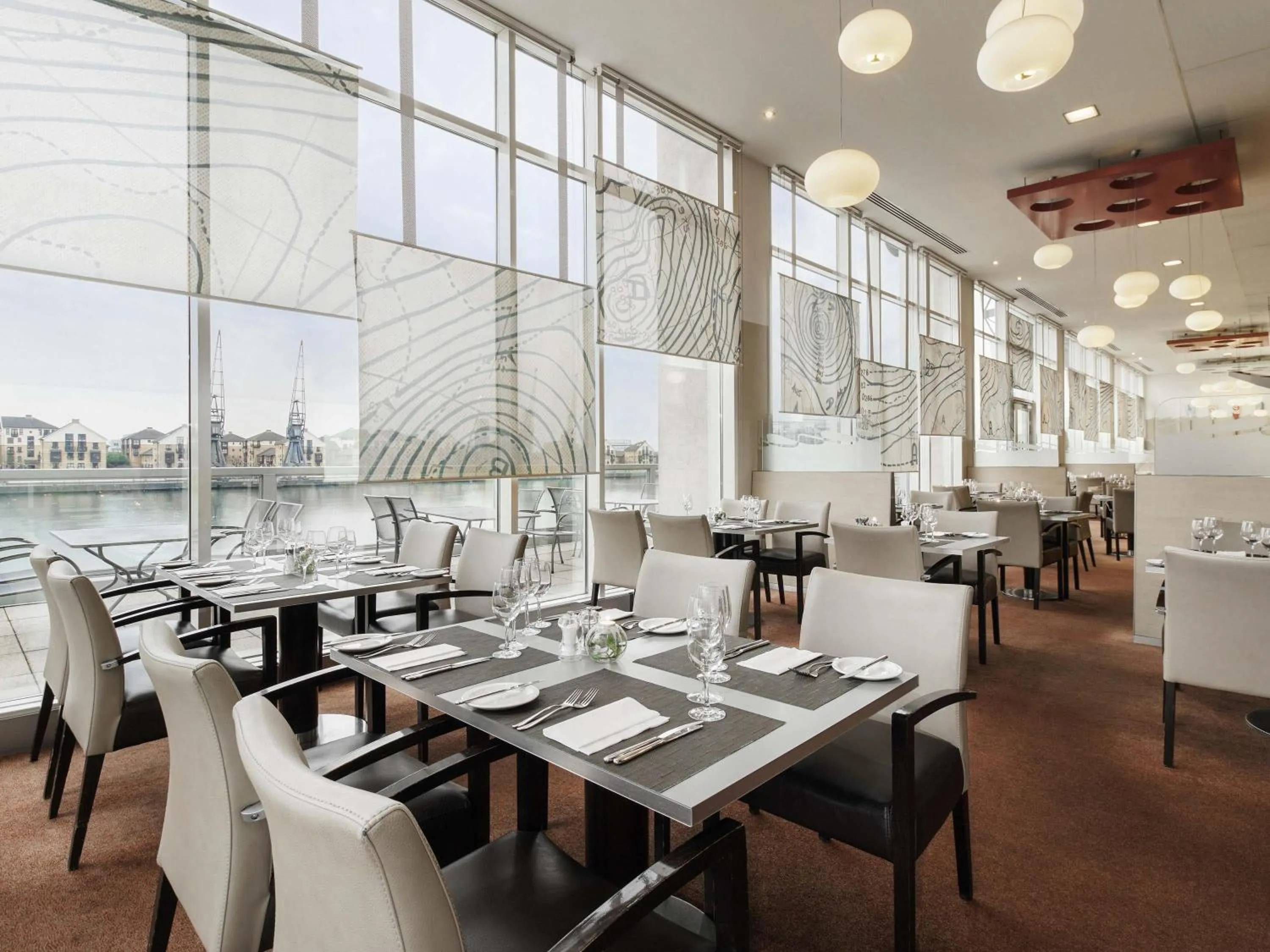 Restaurant/places to eat in Novotel London Excel