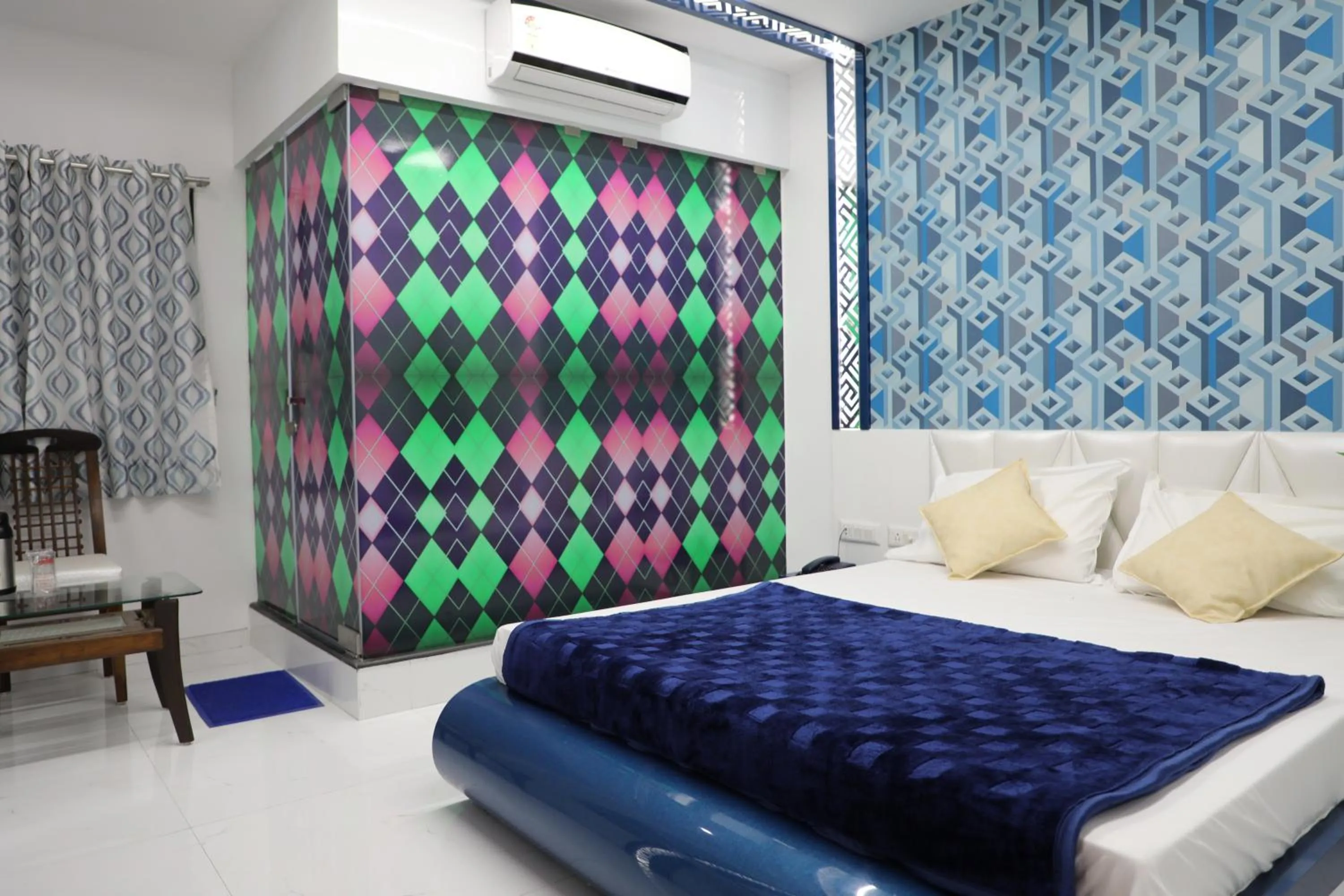 Floor plan, Bed in Hotel Pearl