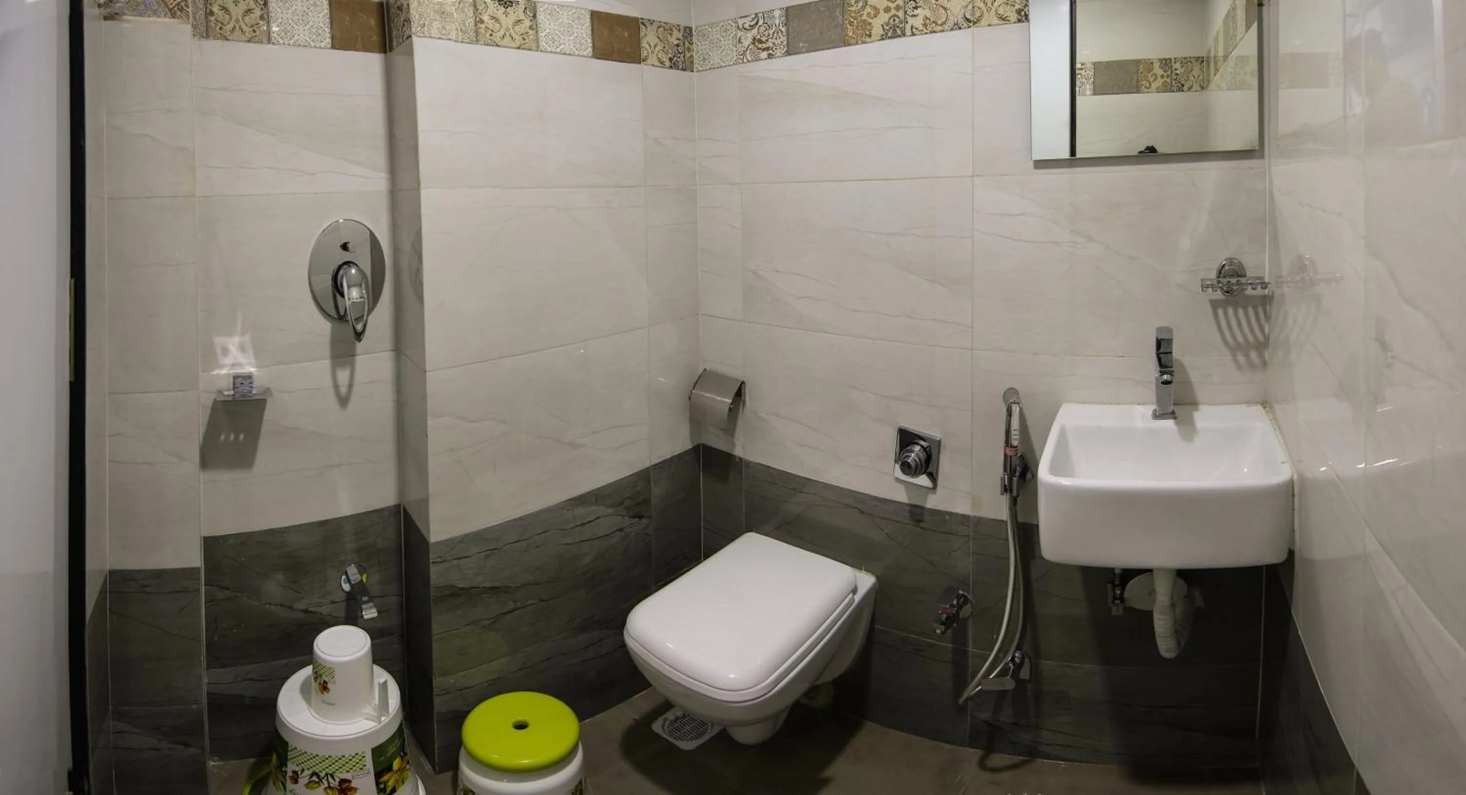 Bathroom in Hotel Pearl