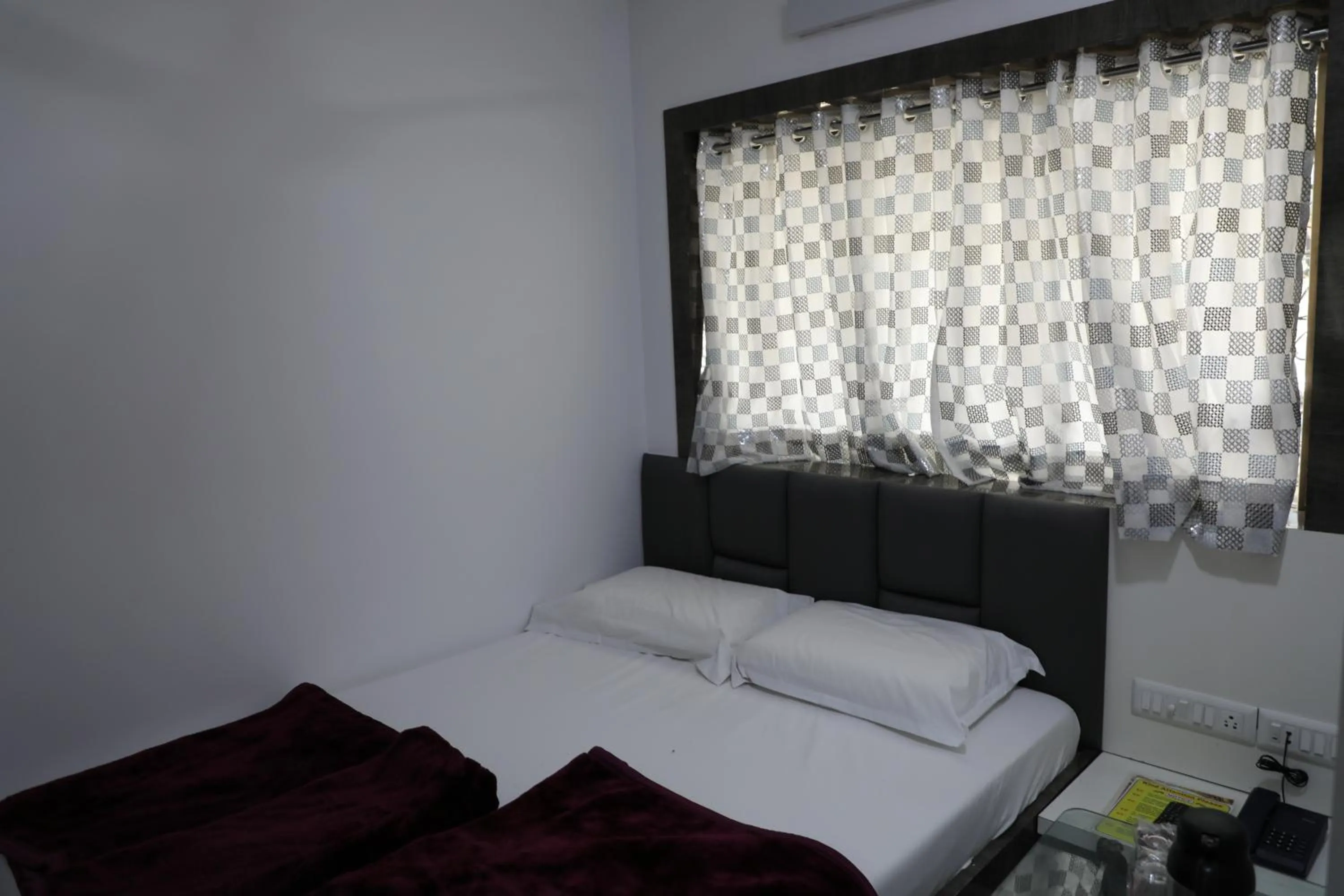 Floor plan, Bed in Hotel Pearl