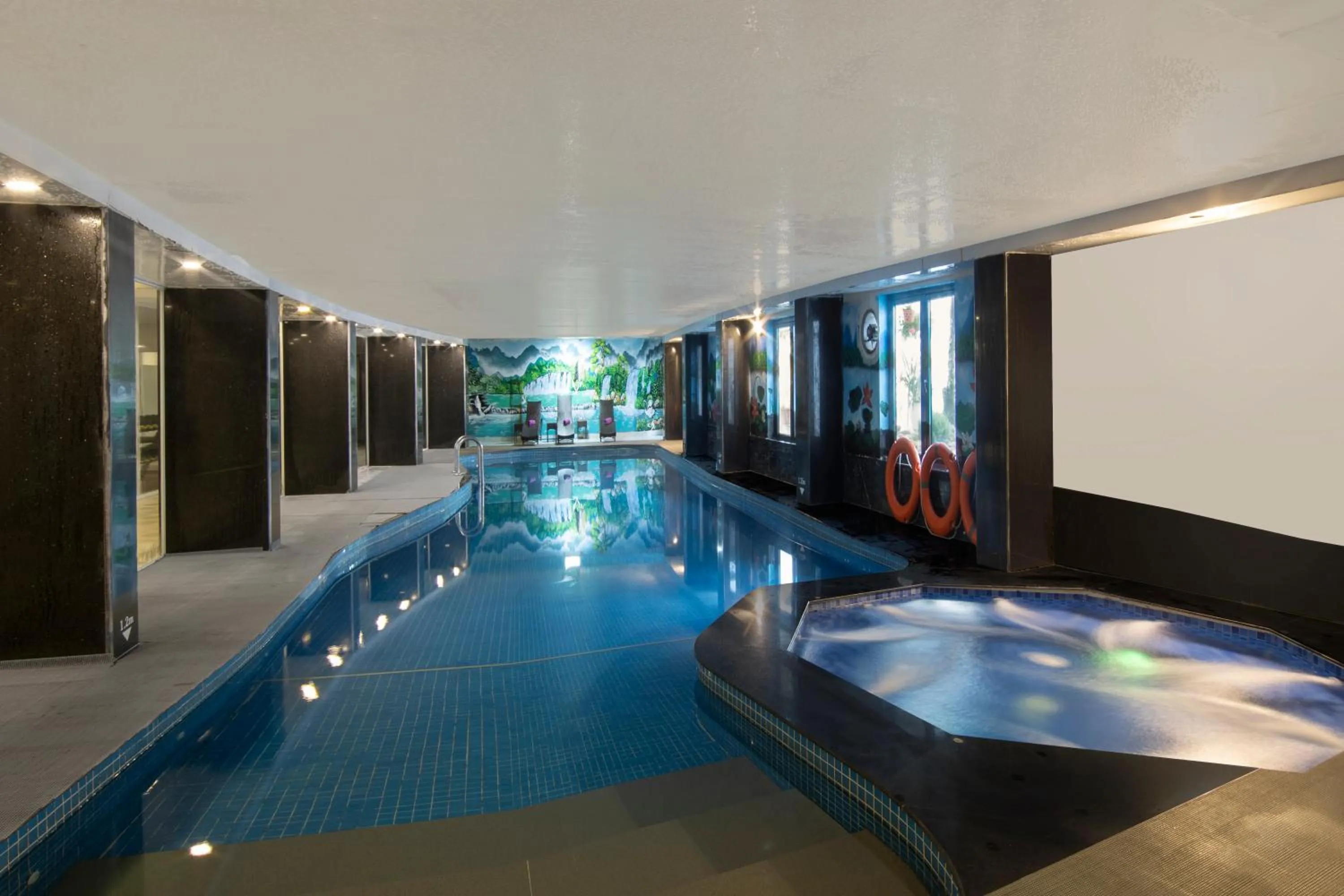 Swimming pool in Sapa Highland Resort & Spa