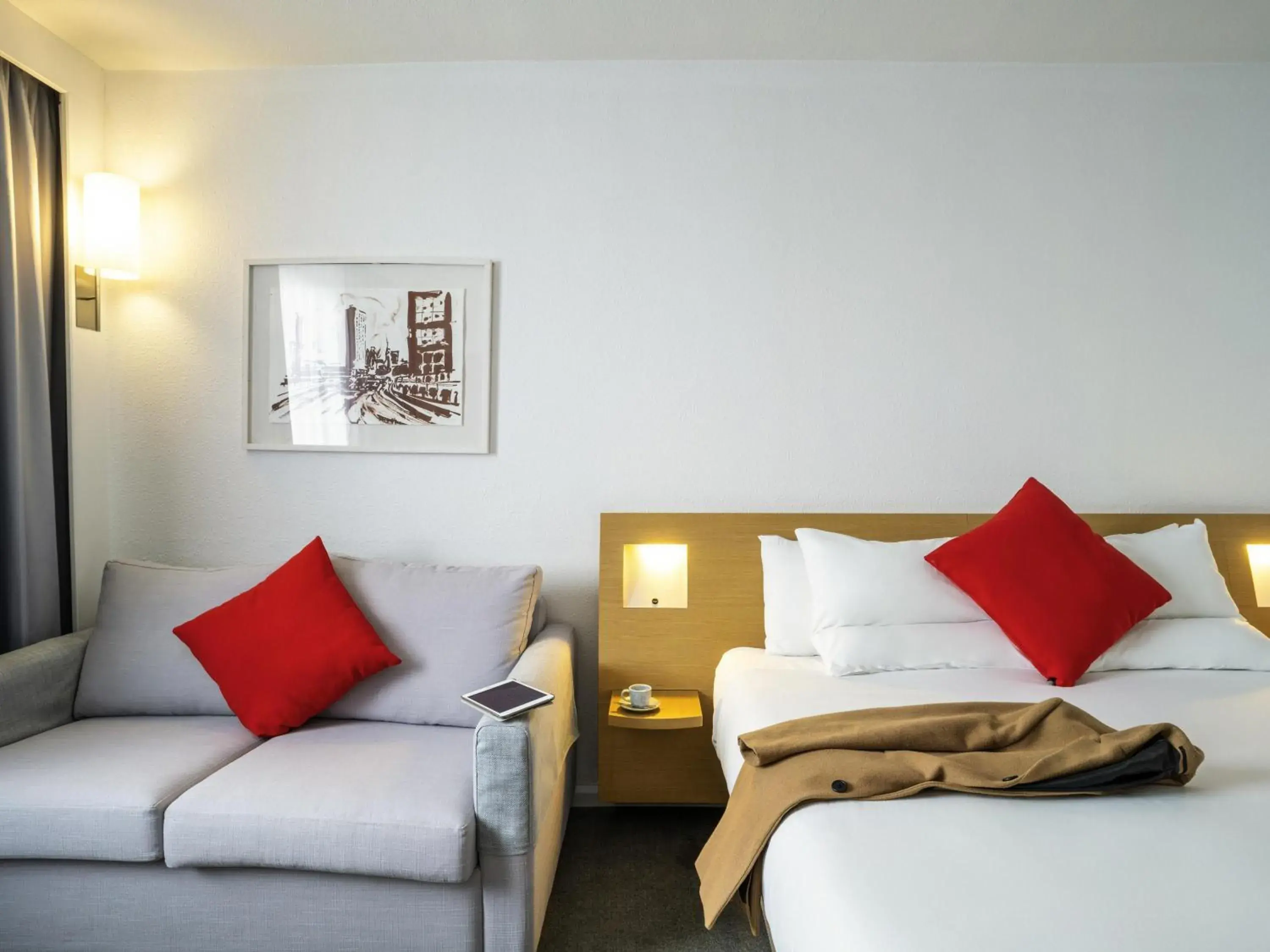 Executive Queen Room With Sofa Bed in Novotel Glasgow Centre Executive Queen Room With Sofa Bed in Novotel Glasgow Centre