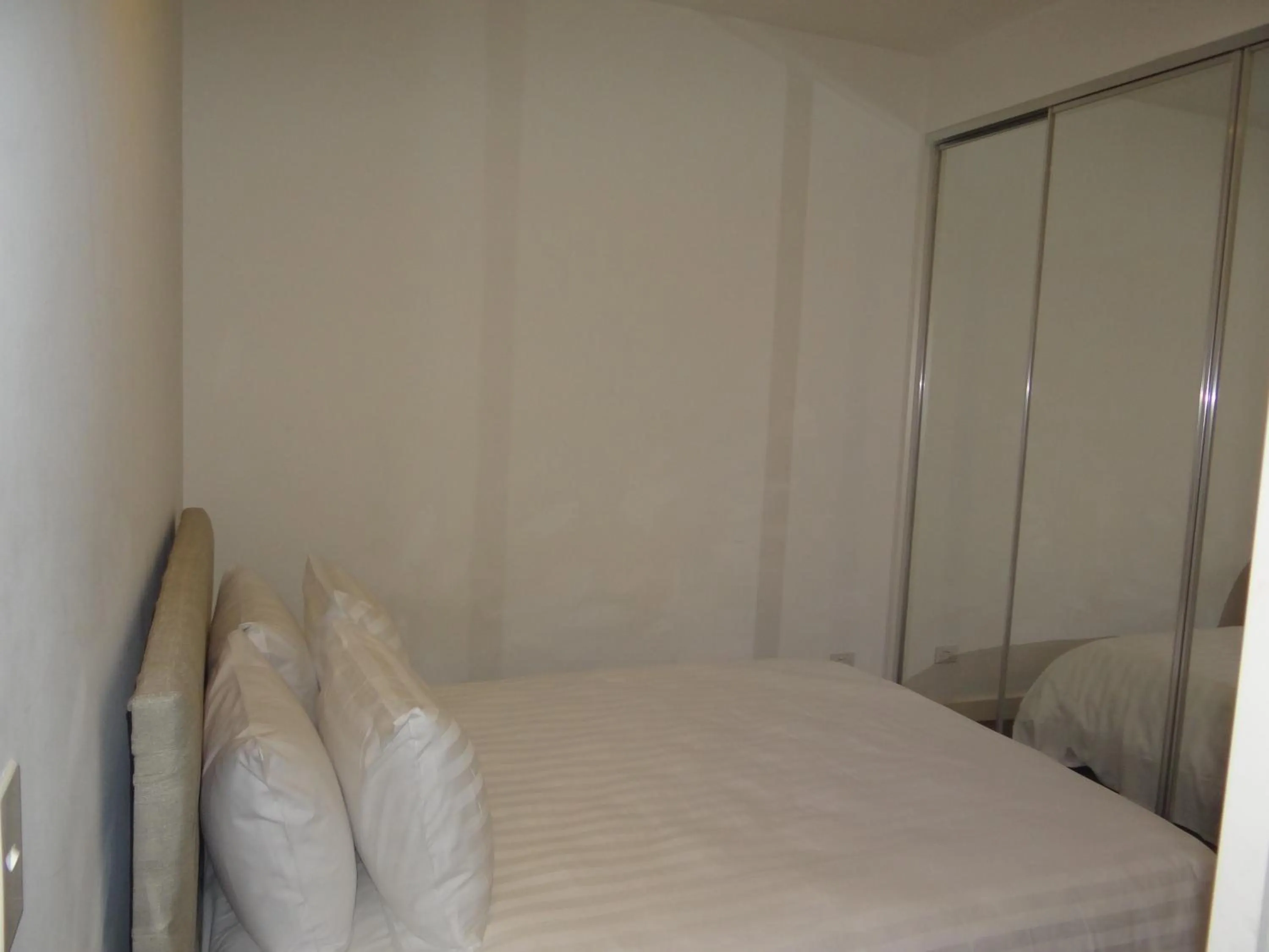 cot, Bed in Amazing Accommodations: Vogue