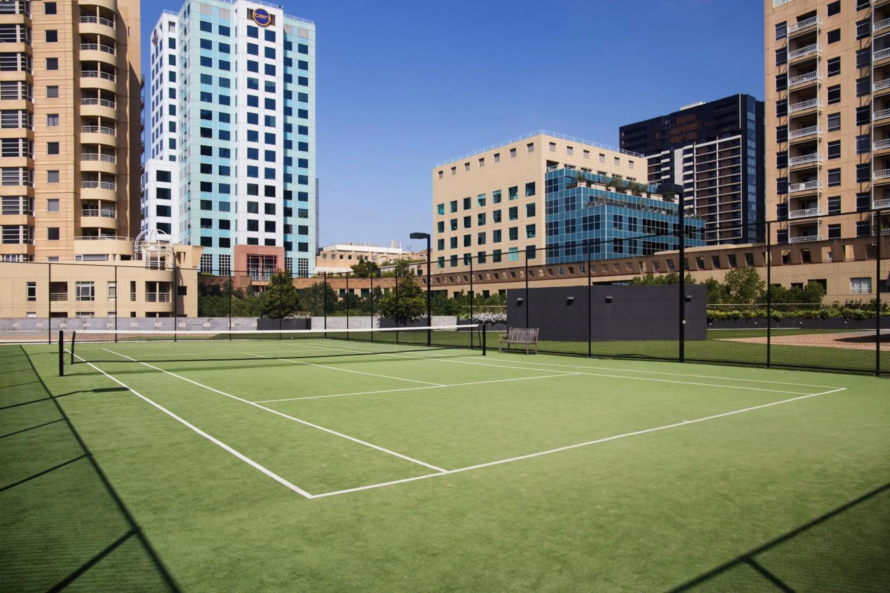Tennis court in Amazing Accommodations: Vogue