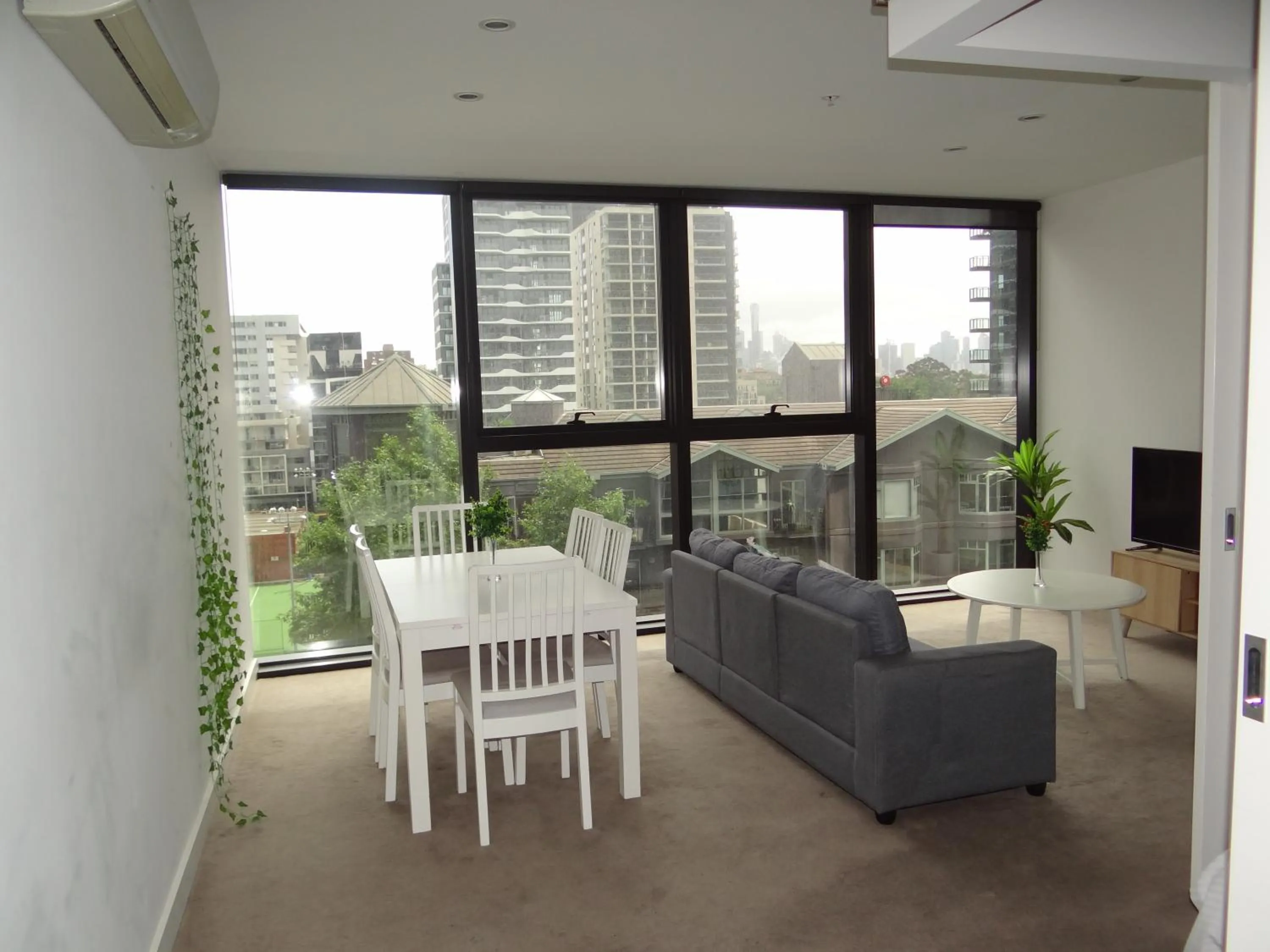 Living room in Amazing Accommodations: Vogue