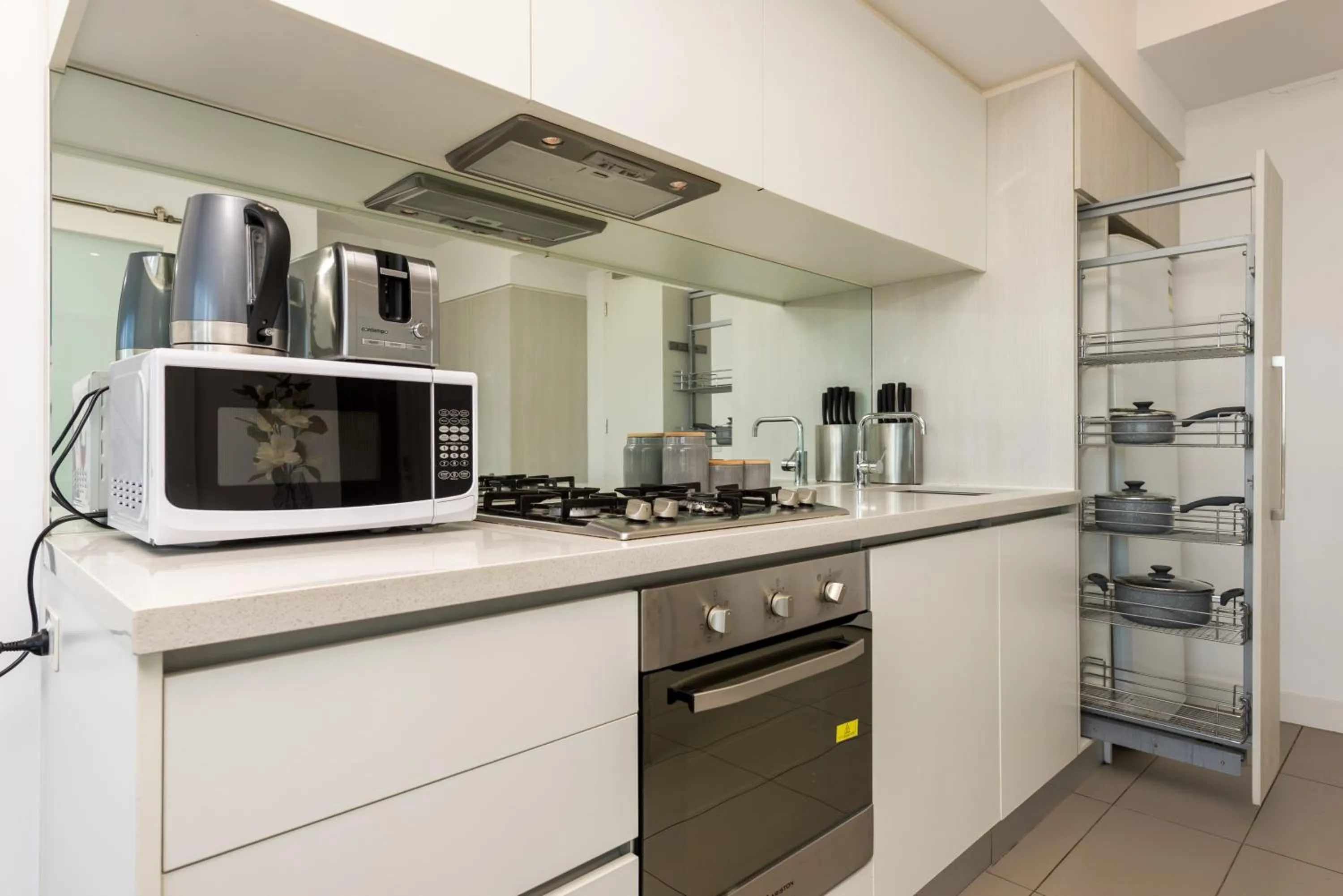 Kitchen or kitchenette in Amazing Accommodations: Vogue