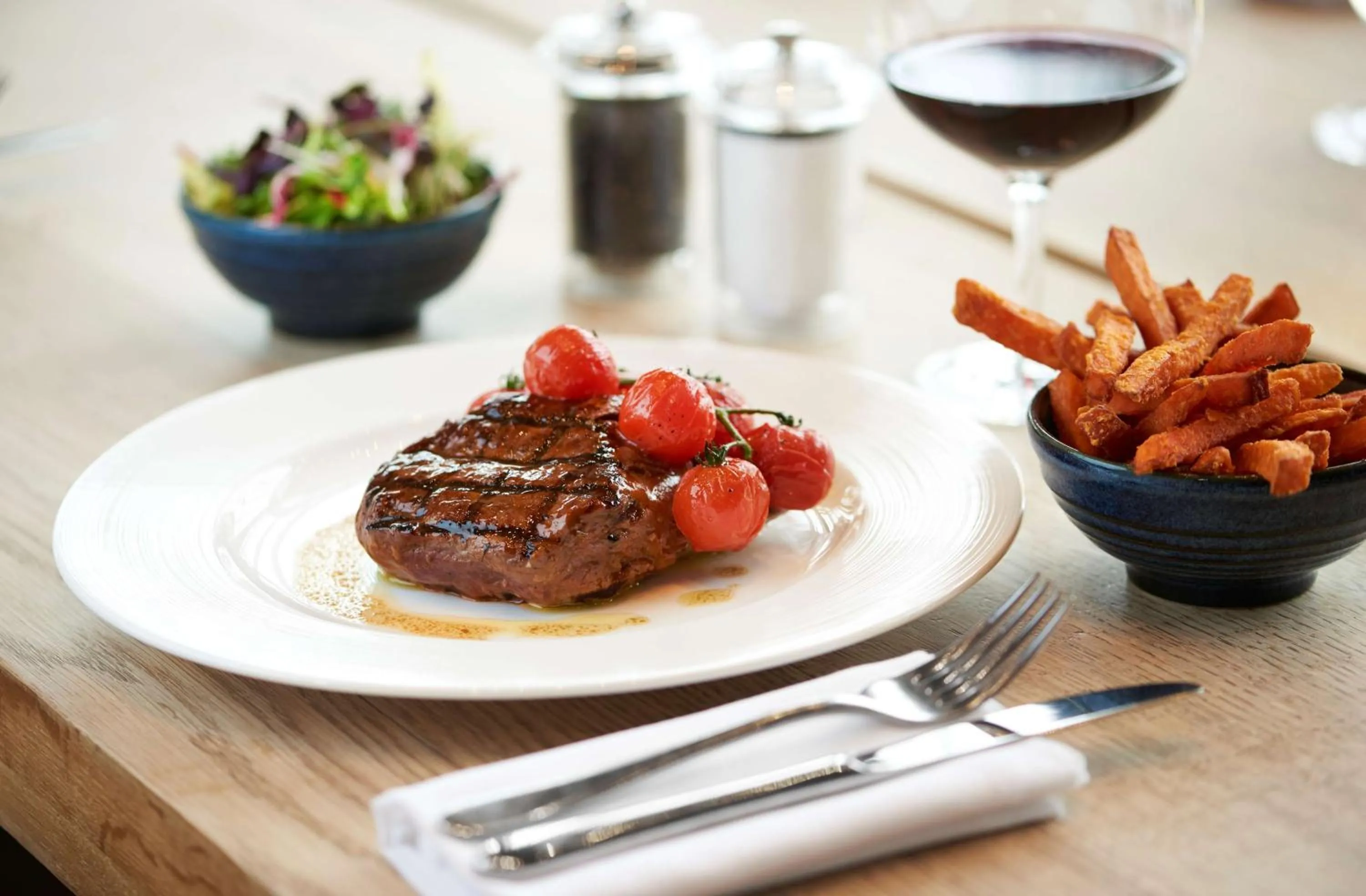 Restaurant/places to eat in DoubleTree By Hilton London Excel