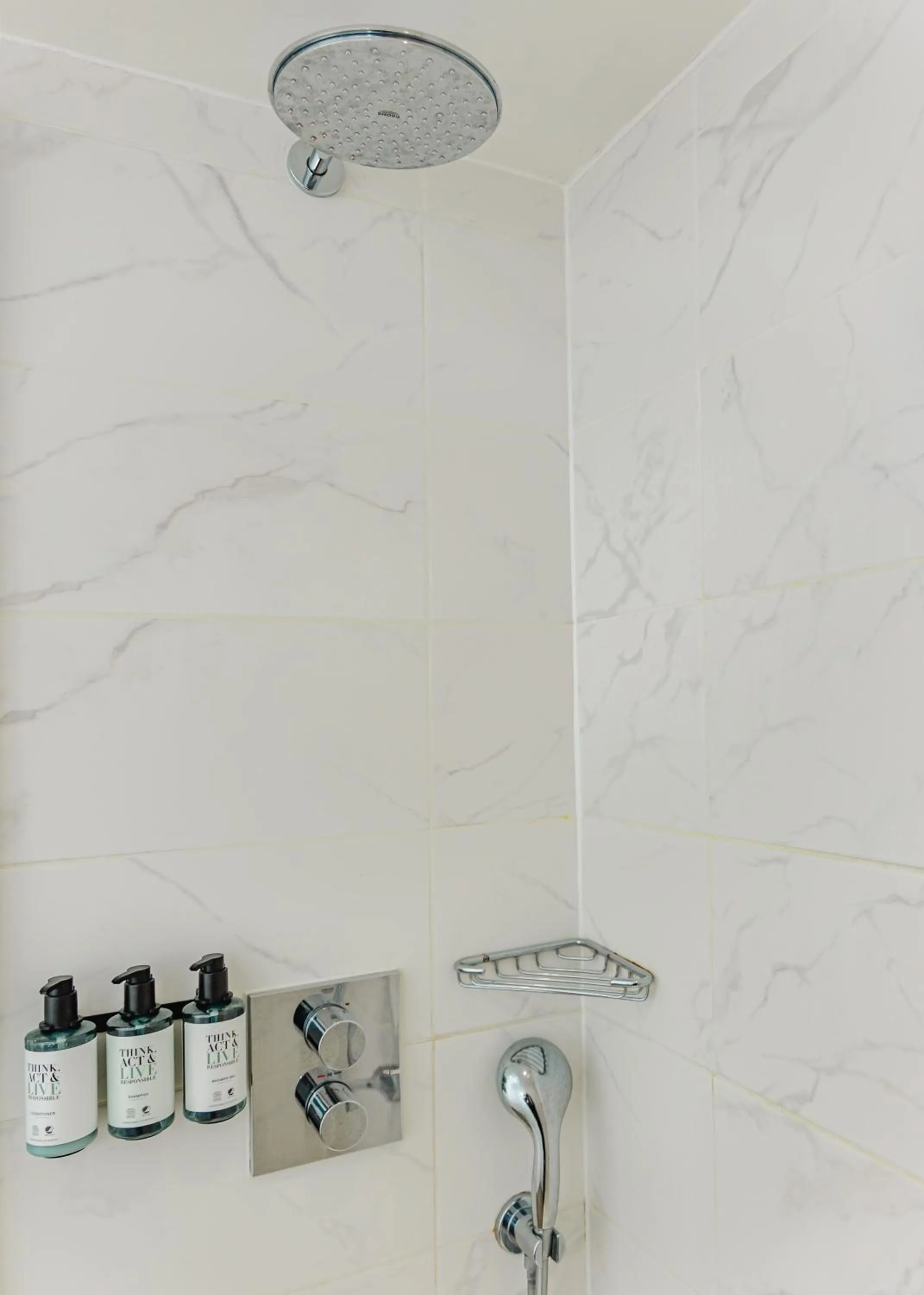 Bathroom in DoubleTree By Hilton London Excel