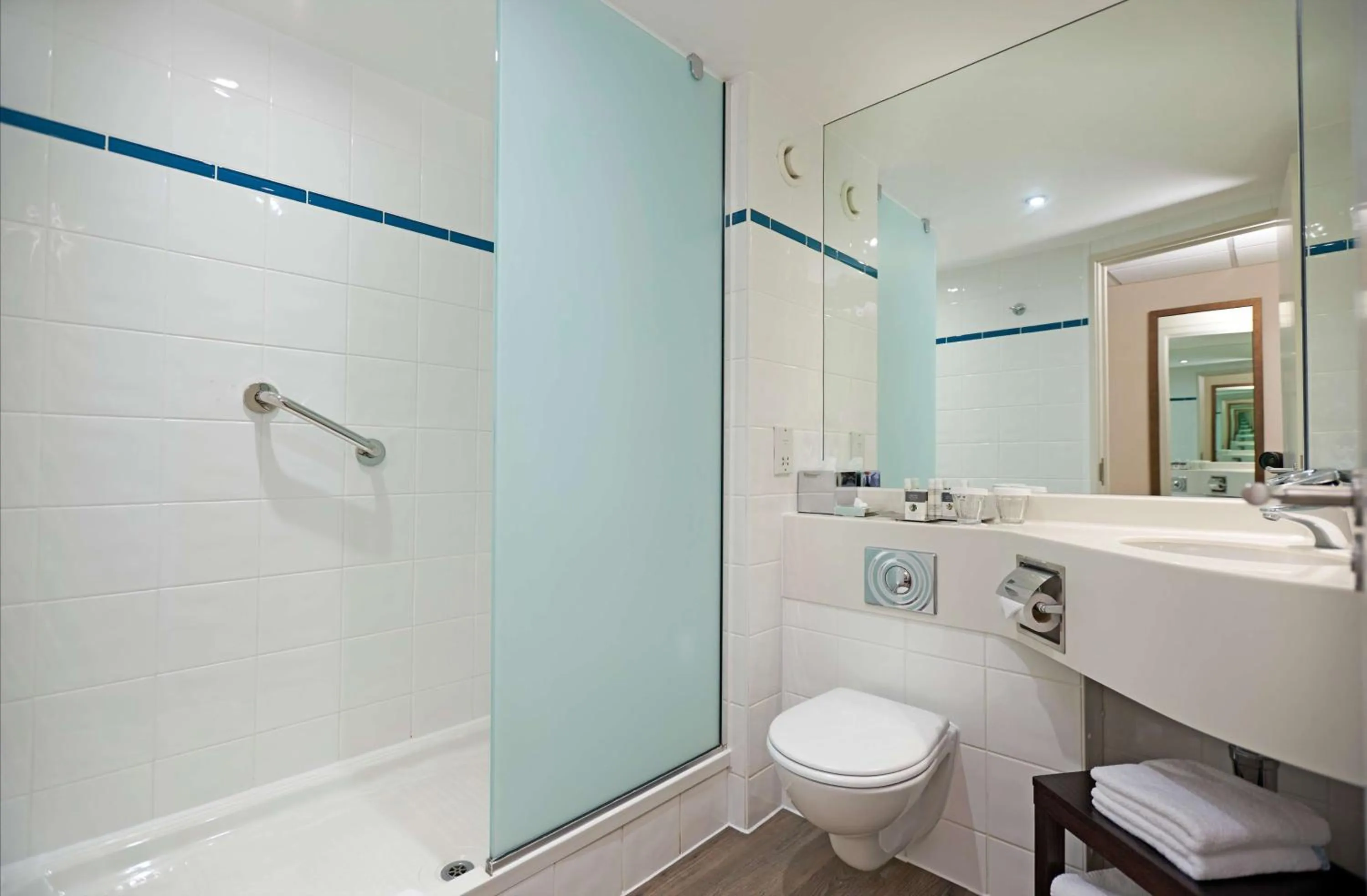 Bathroom in DoubleTree By Hilton London Excel