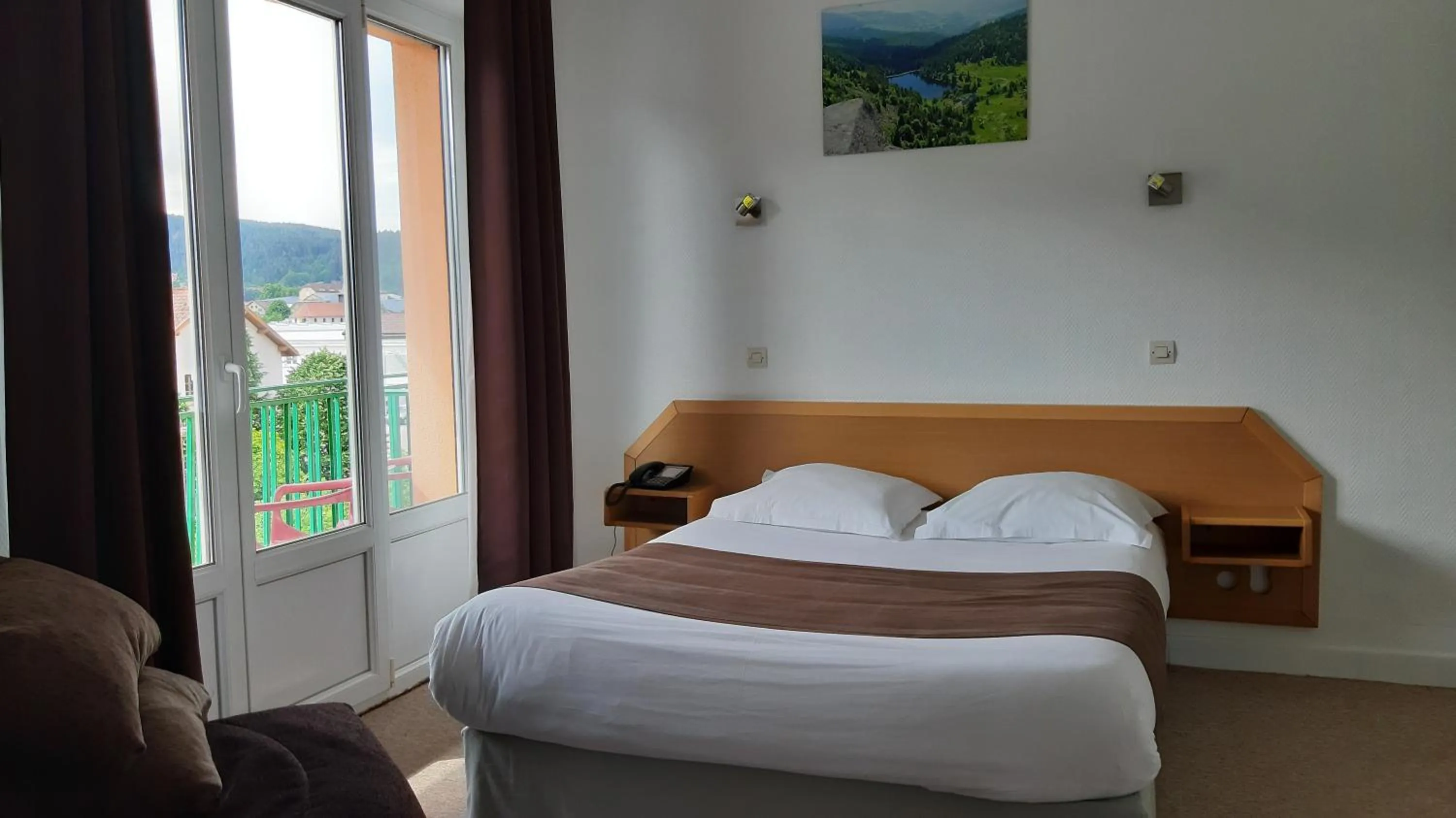 Bedroom, Bed in Hotel De La Route Verte