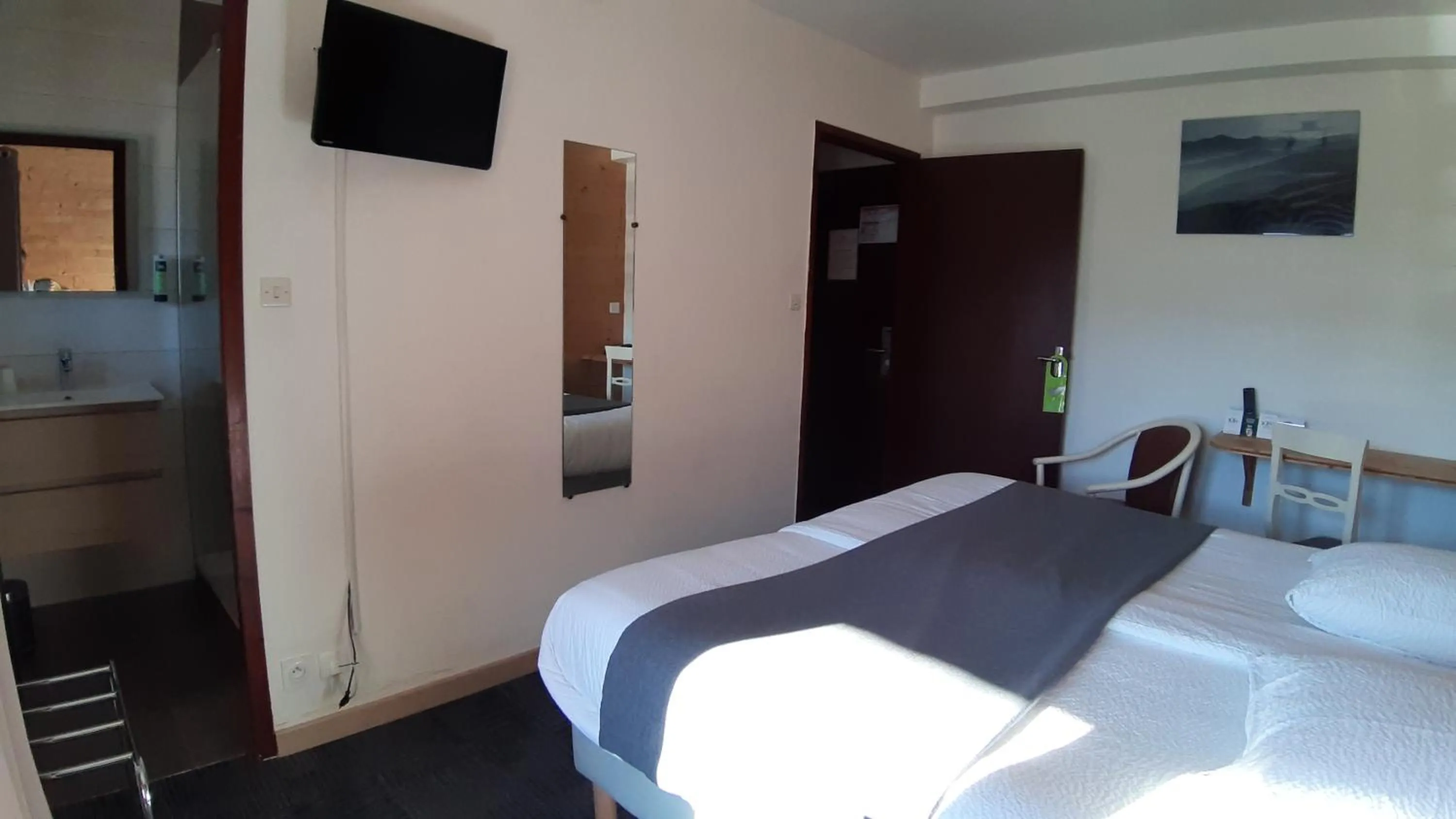 Bedroom, Bed in Hotel De La Route Verte