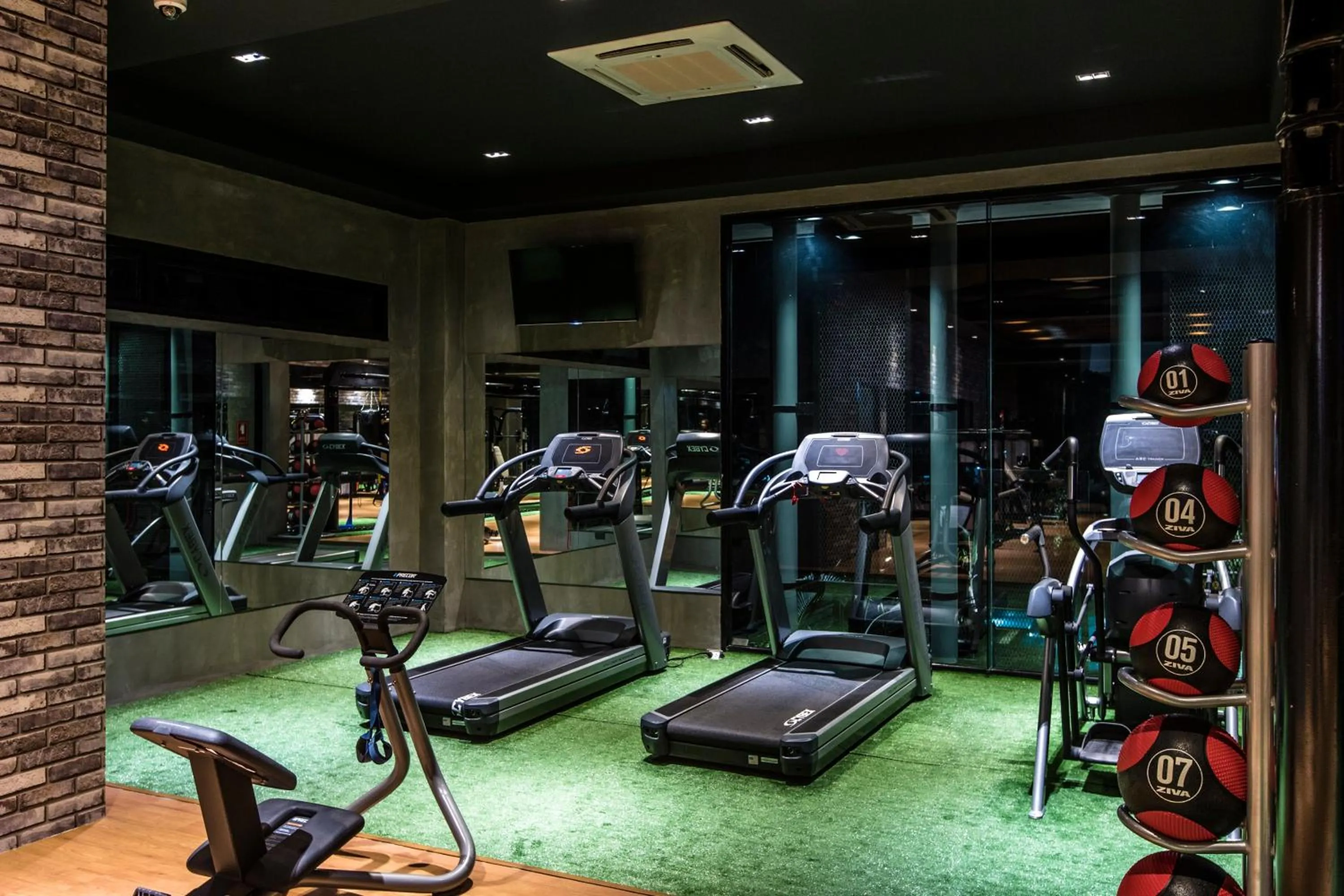 Fitness centre/facilities in Cresco Hotel Buriram