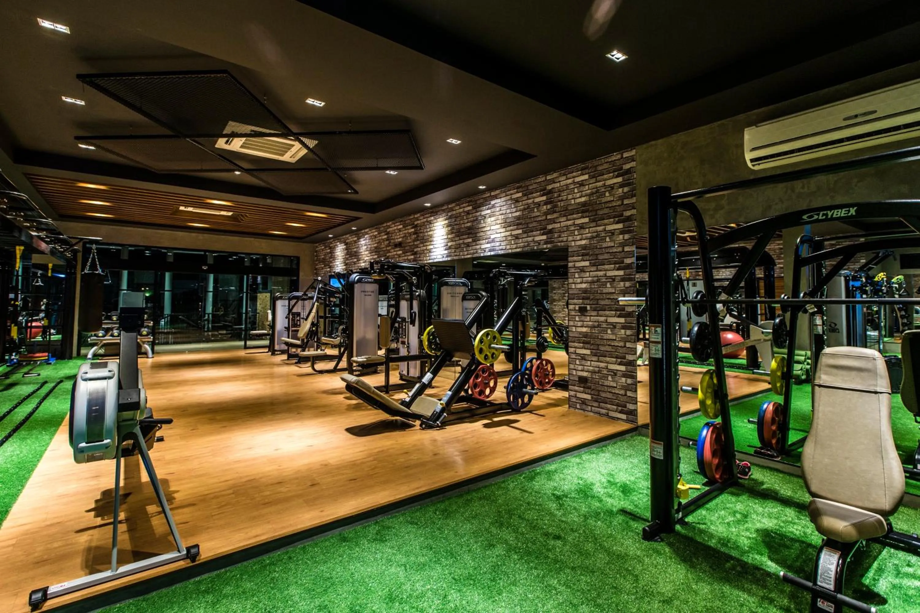 Fitness centre/facilities in Cresco Hotel Buriram