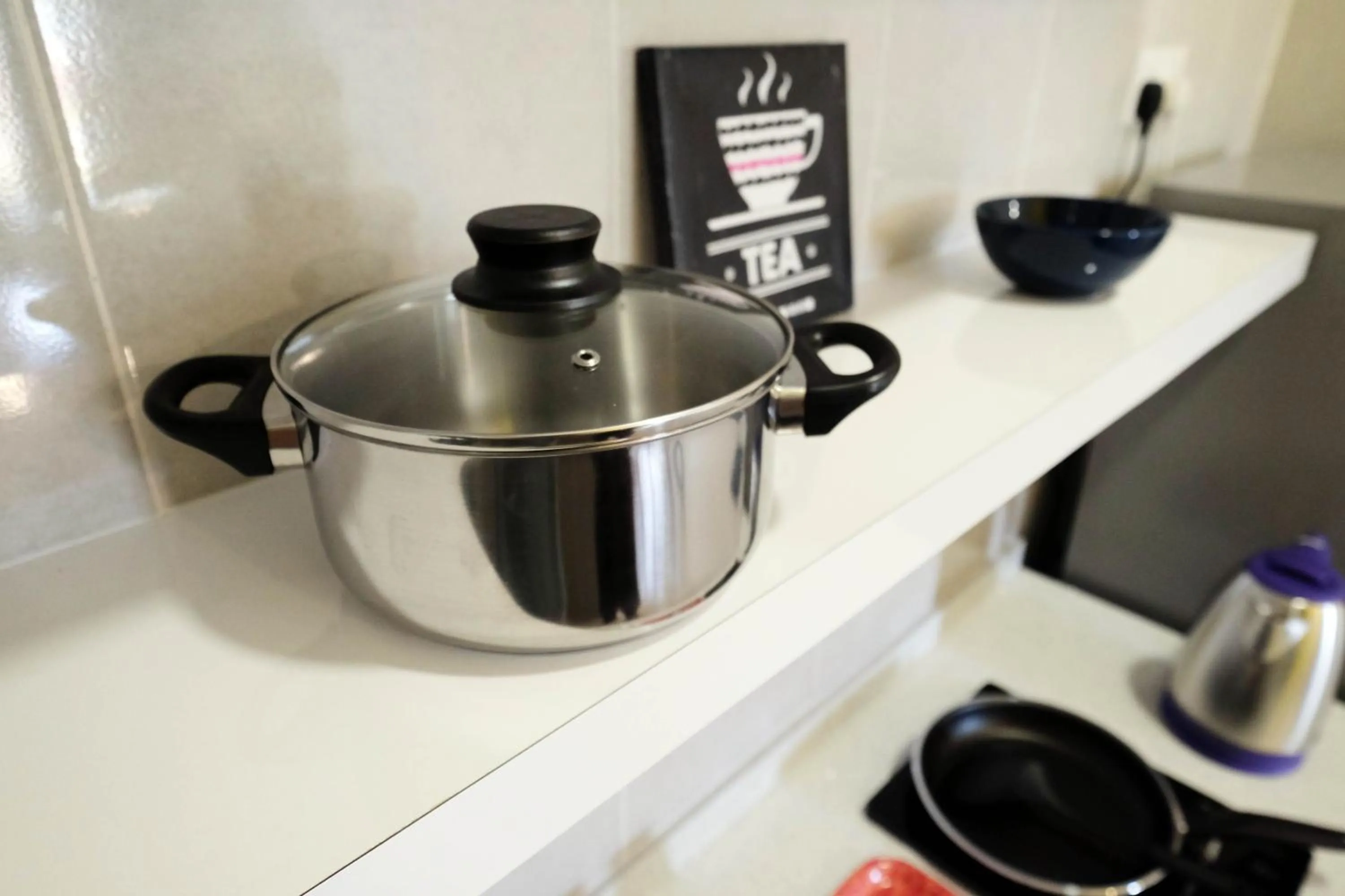 Kitchen or kitchenette in Play Residence at Golden Hills