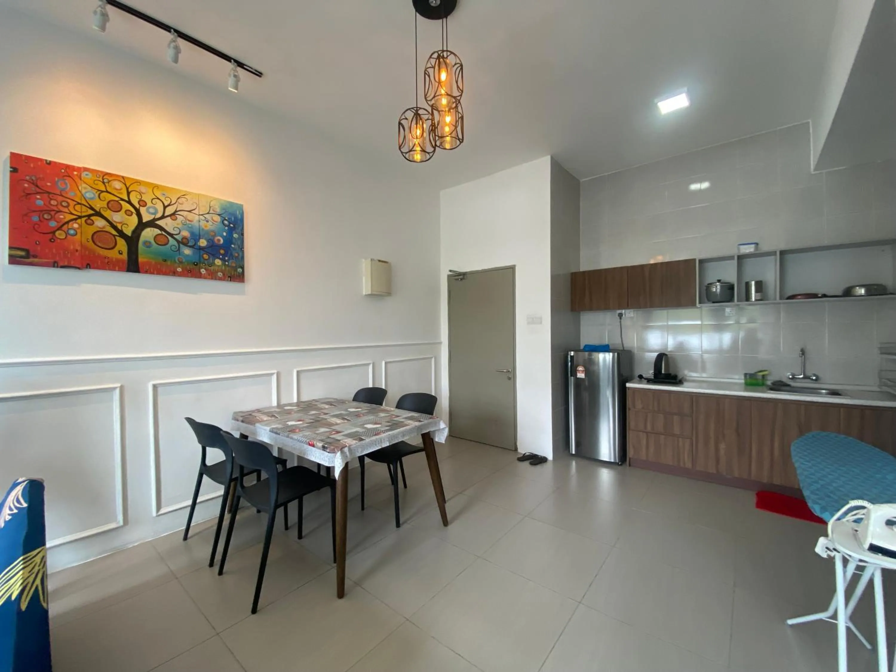 Kitchen or kitchenette in Play Residence at Golden Hills