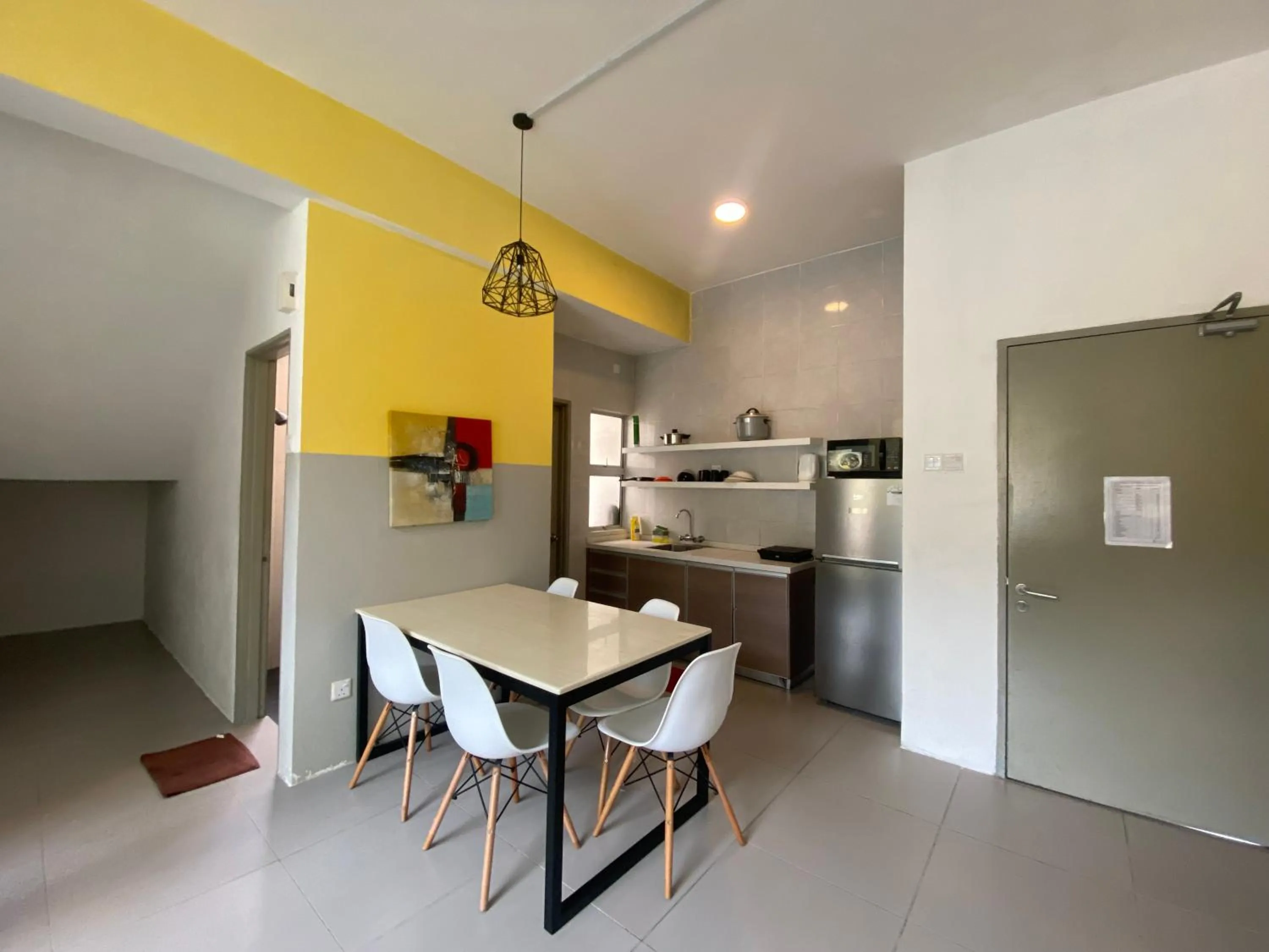 Kitchen or kitchenette in Play Residence at Golden Hills