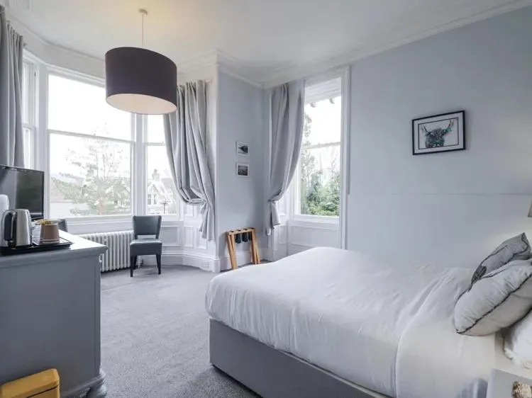 Bed in McInnes House rooms with breakfast