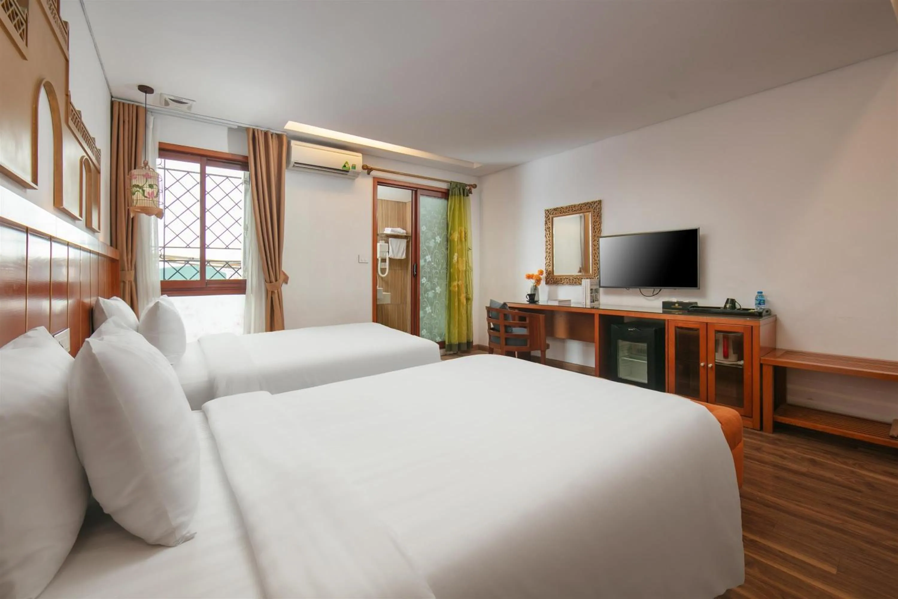 Bedroom, Bed in Hanoi Golden Holiday Hotel