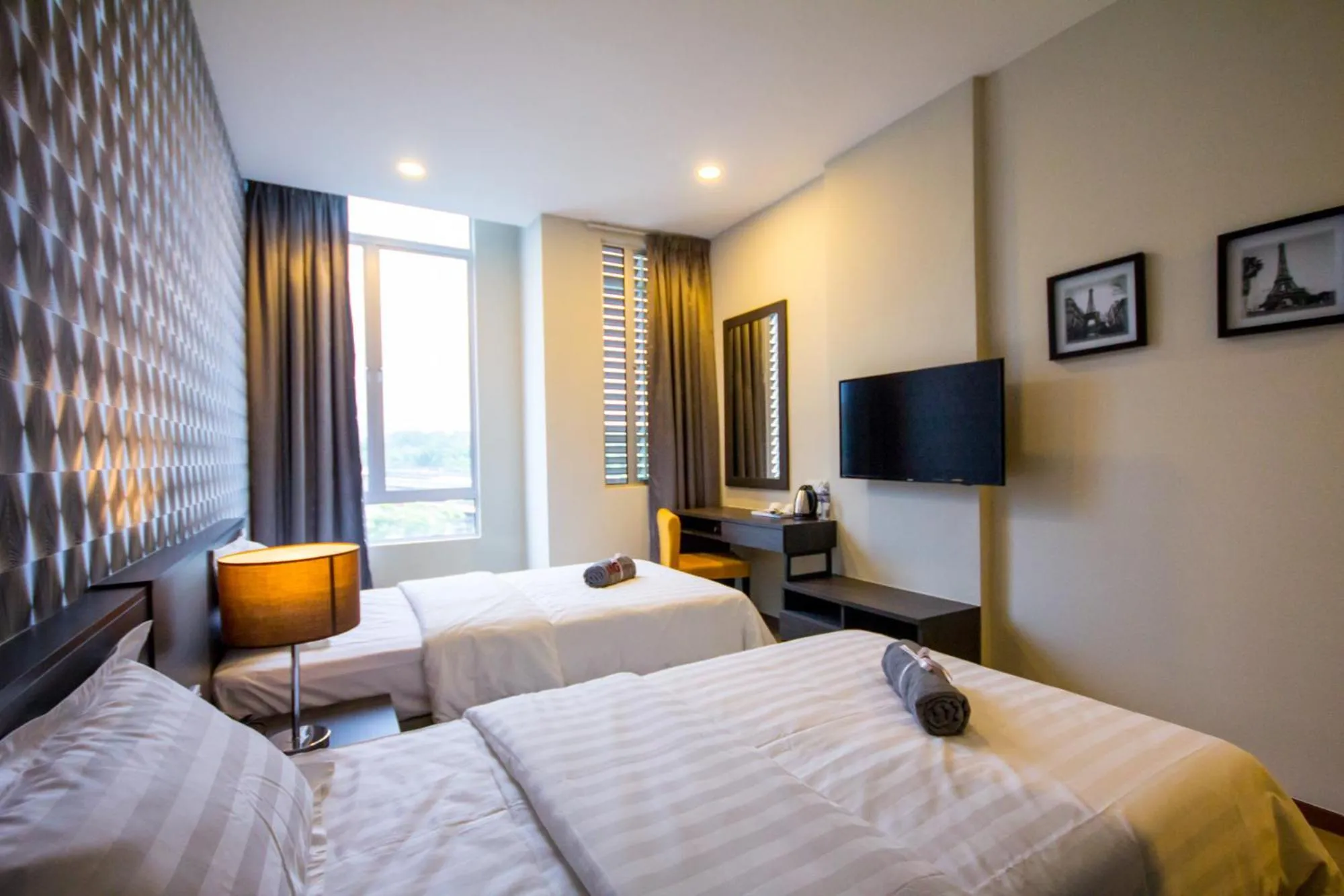 TV and multimedia, Bed in OMG Hotel