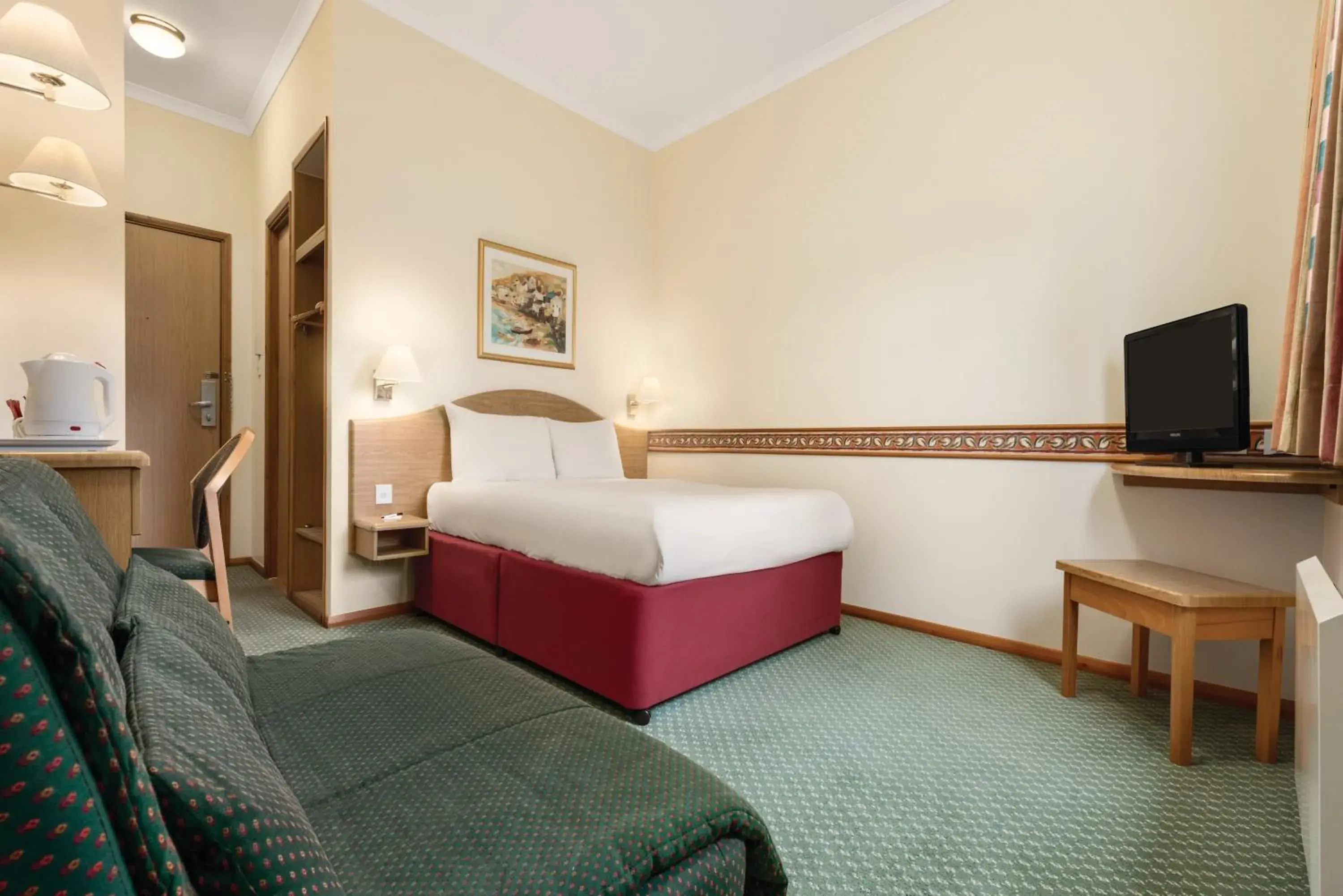 Twin Room in Days Inn by Wyndham Donington Twin Room in Days Inn by Wyndham Donington