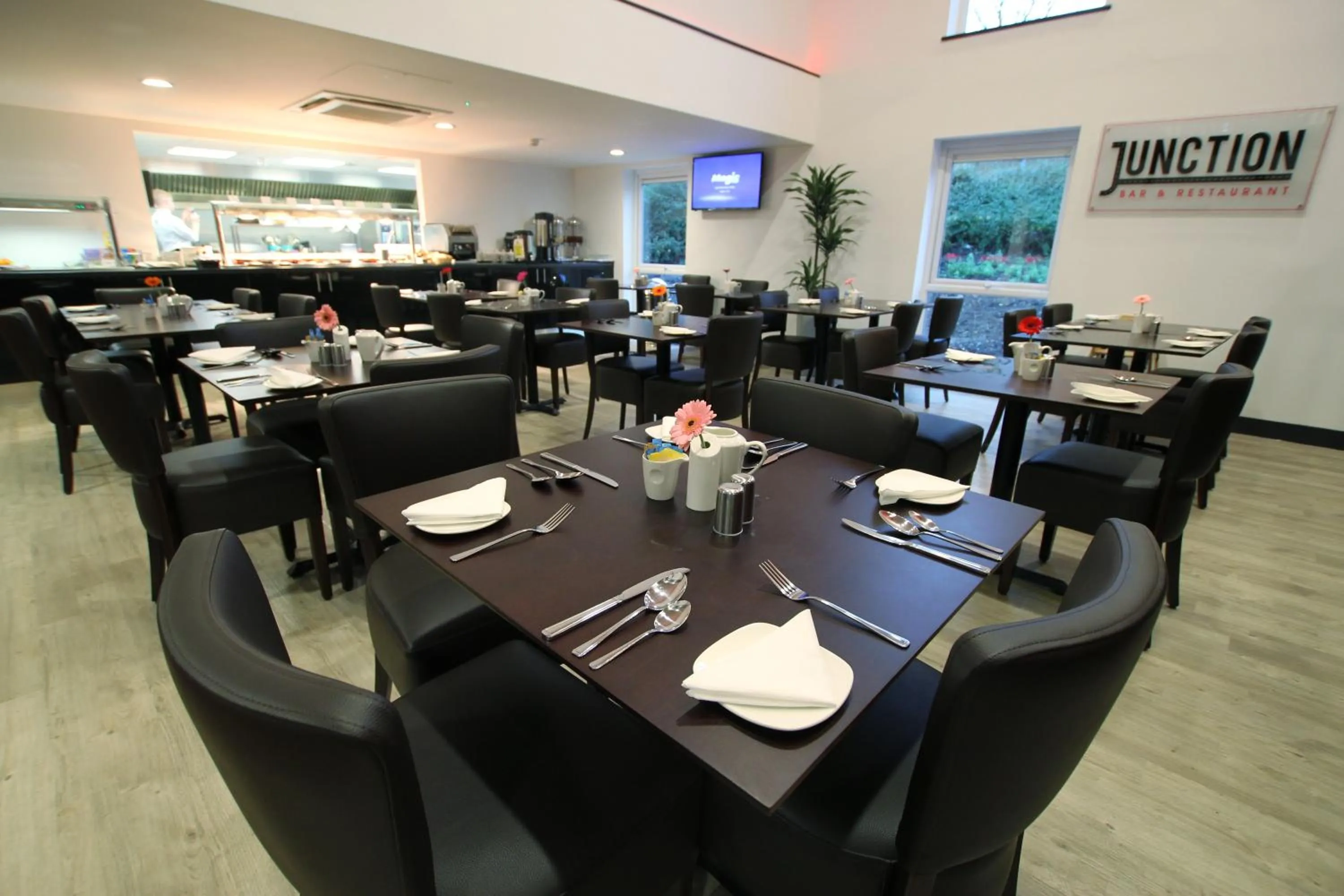 Restaurant/places to eat in Ramada Oxford