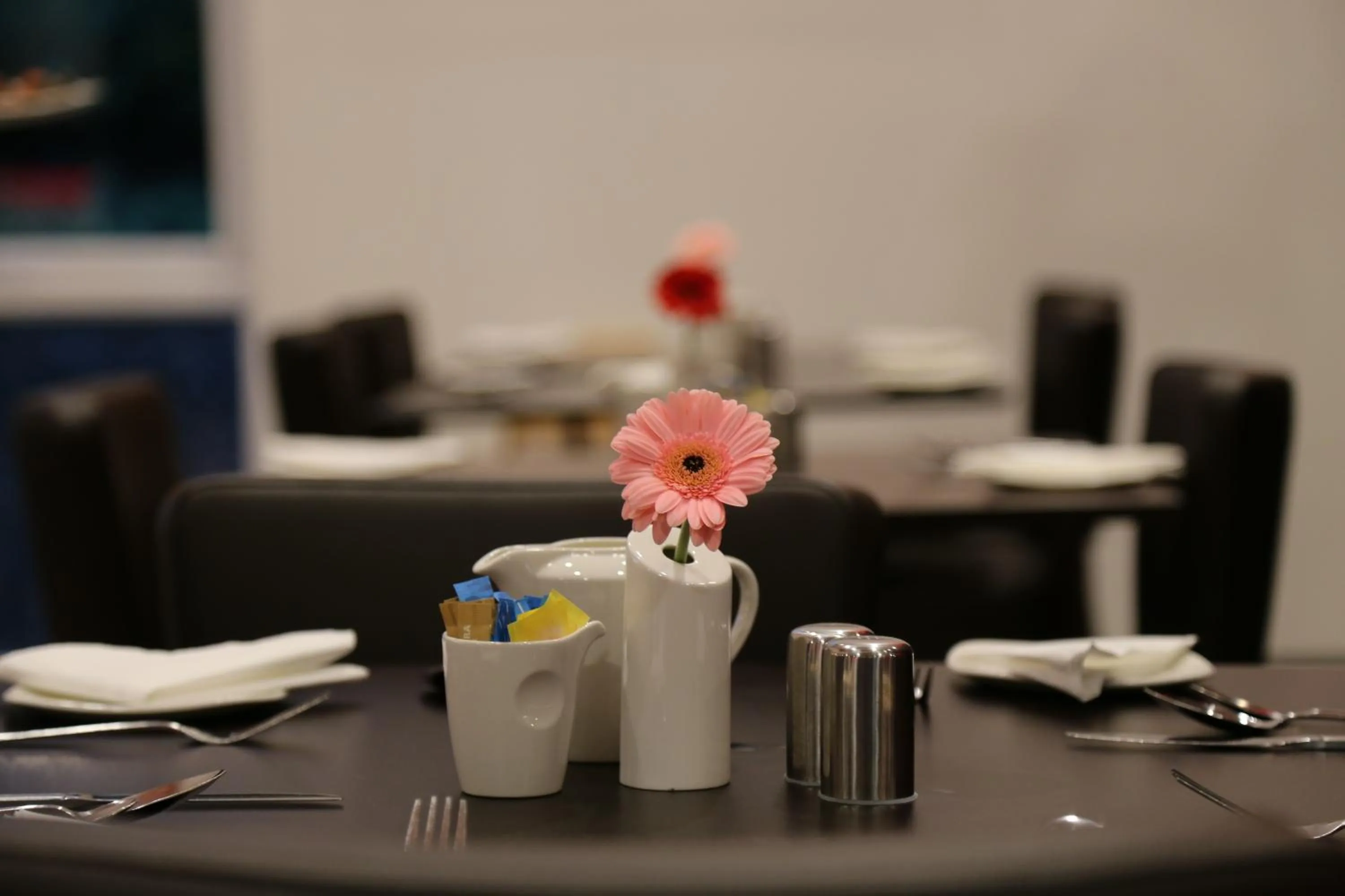 Restaurant/places to eat in Ramada Oxford